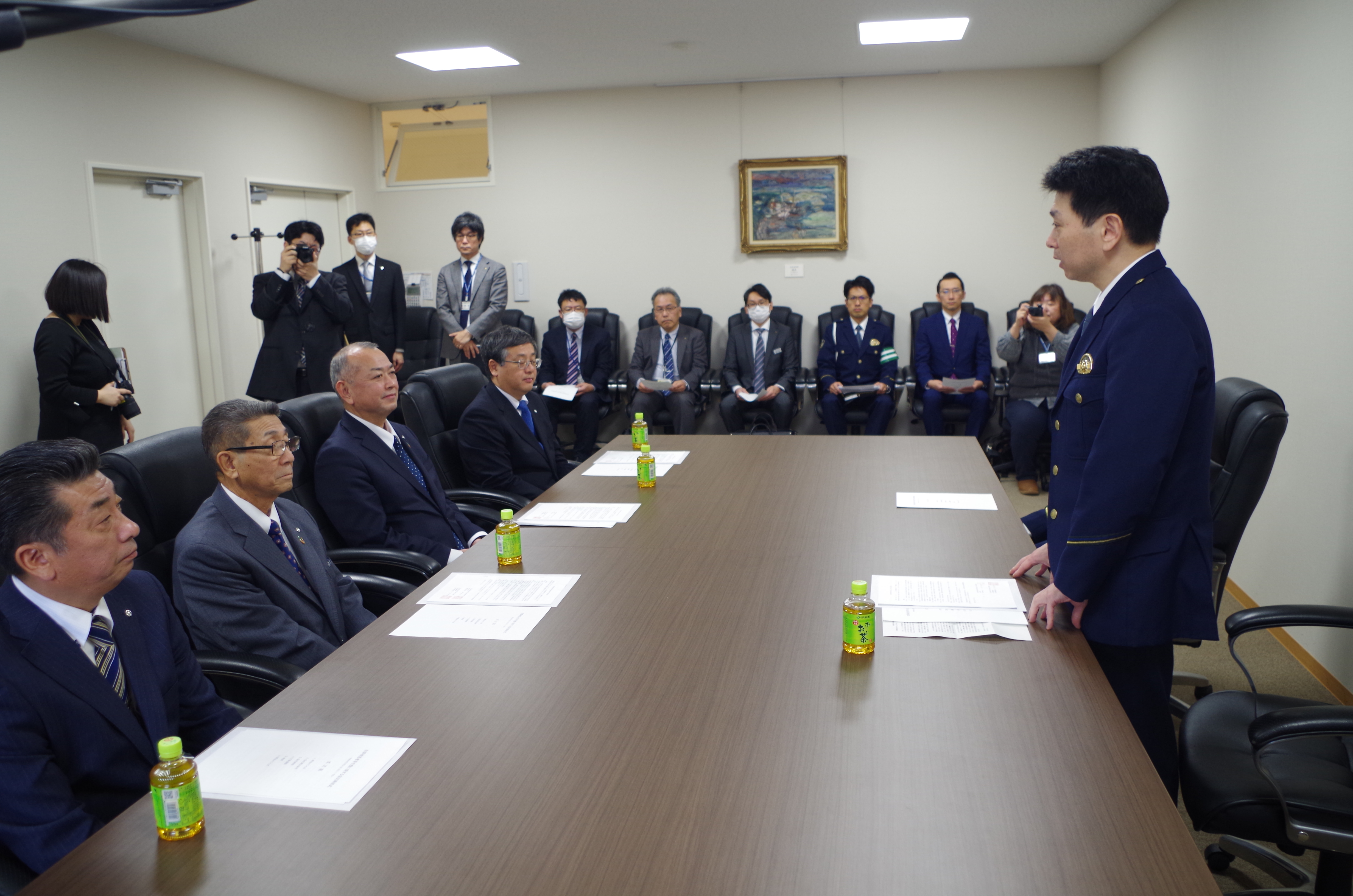 「犯罪被害者等支援条例に関する協定」締結式（2月21日、岩内町役場 提供：北海道警）