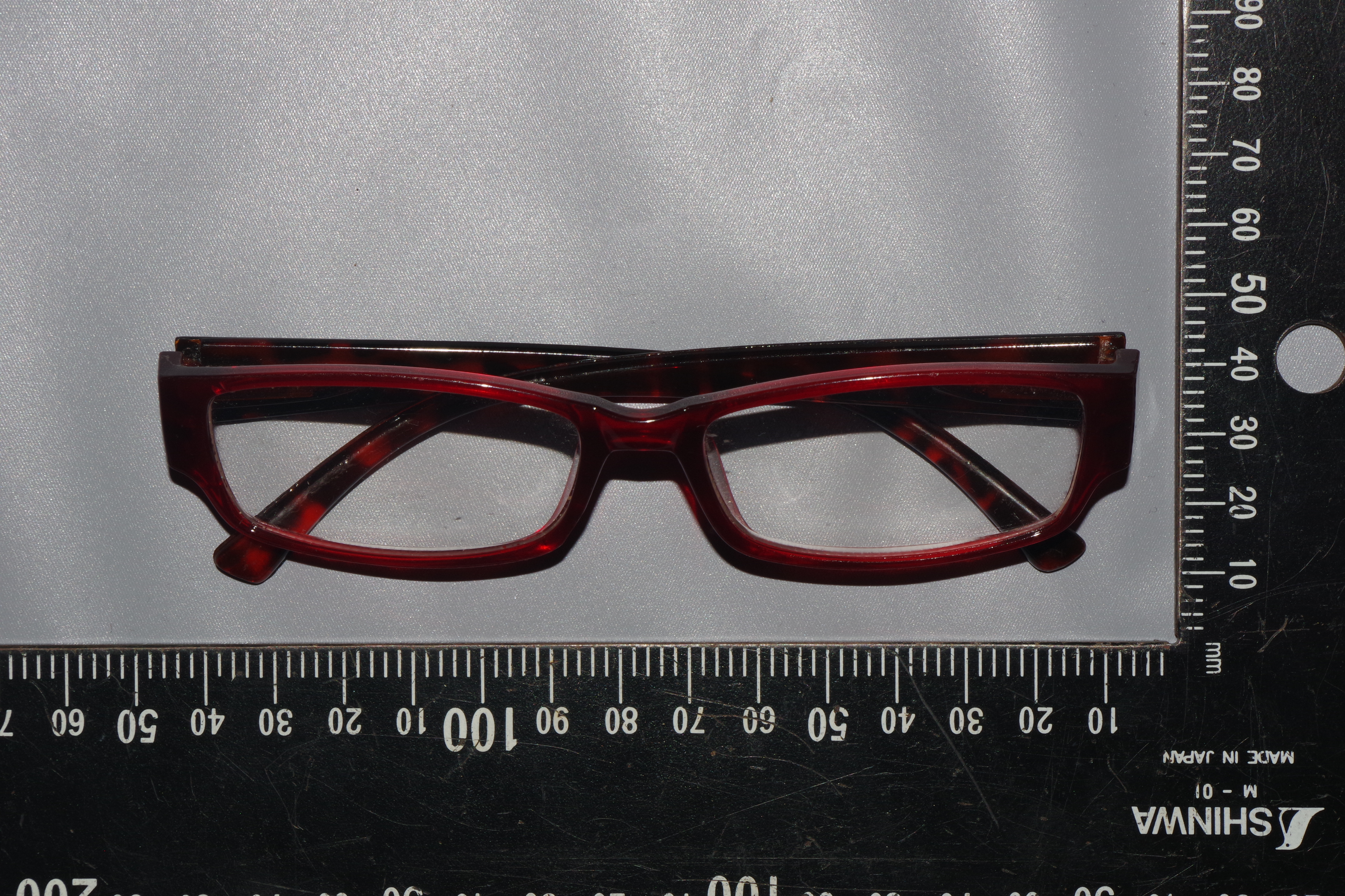 男性の老眼鏡（提供 北海道警）