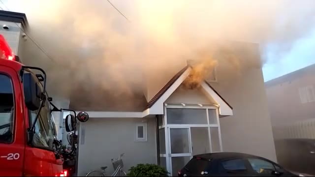 「ストーブから火が出た」と通報 札幌・北区で住宅火災 南区の住宅では「仏壇から出火」
