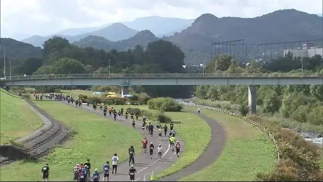 “スポーツの秋”恒例「札幌マラソン」号砲 約1万人の老若男女ランナーが出場 豊平川沿いのコースなどを駆け抜ける 