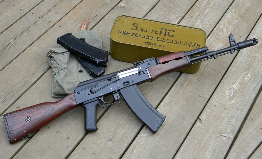 ロシア人が開発した自動小銃「カラシニコフ」（軍事産業も扱うロシア国営企業「ロステック」のサイトより）