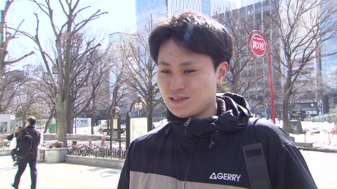 道民へのインタビューの様子