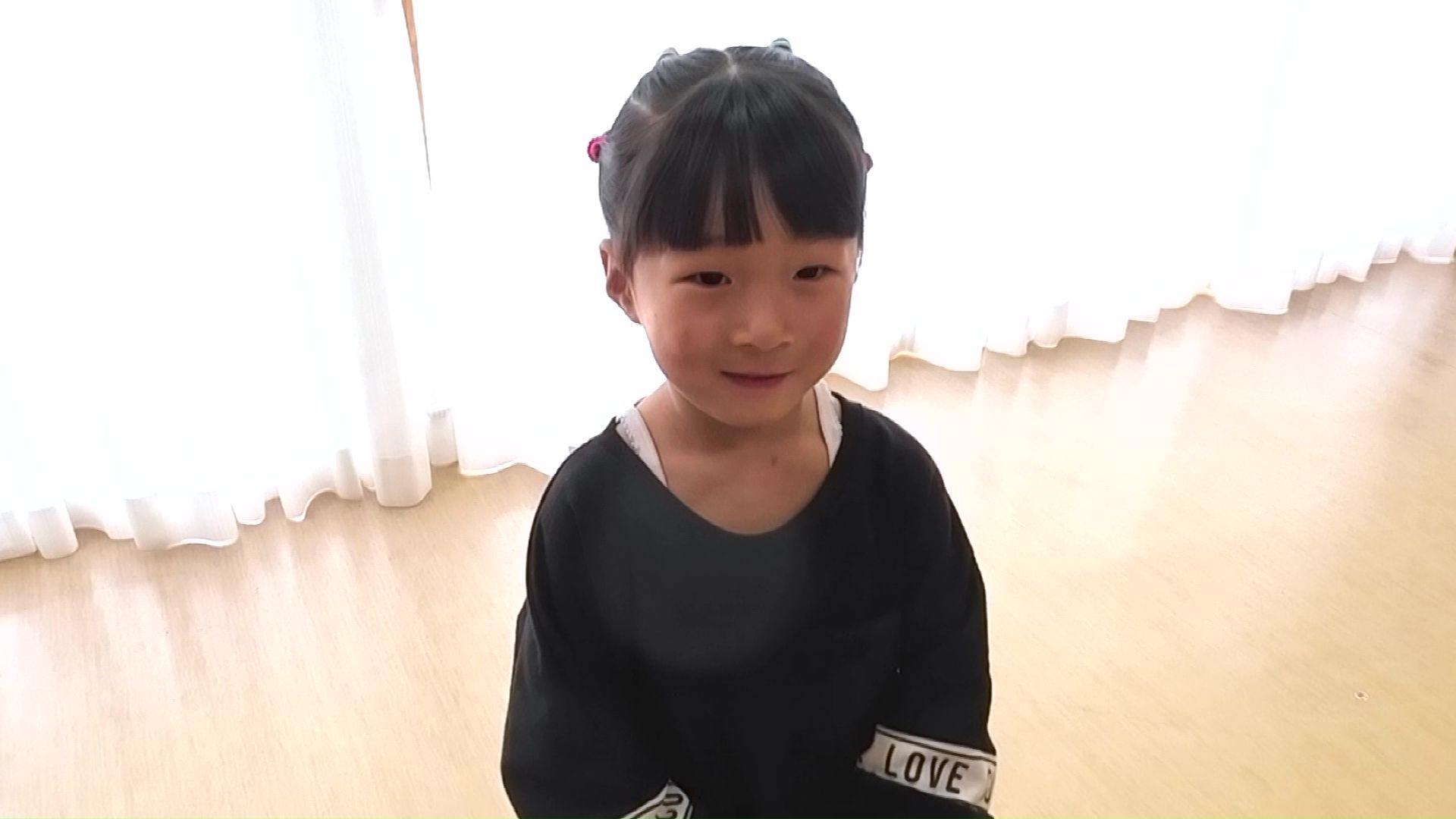 雪かき中のママには内緒！