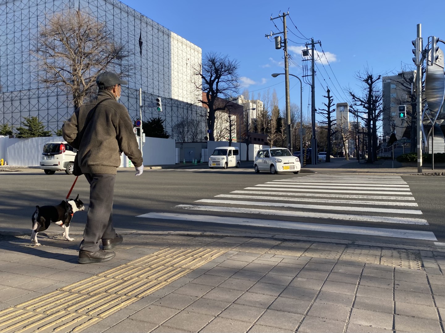 札幌の街角から雪がほぼ消えた（札幌市中央区）