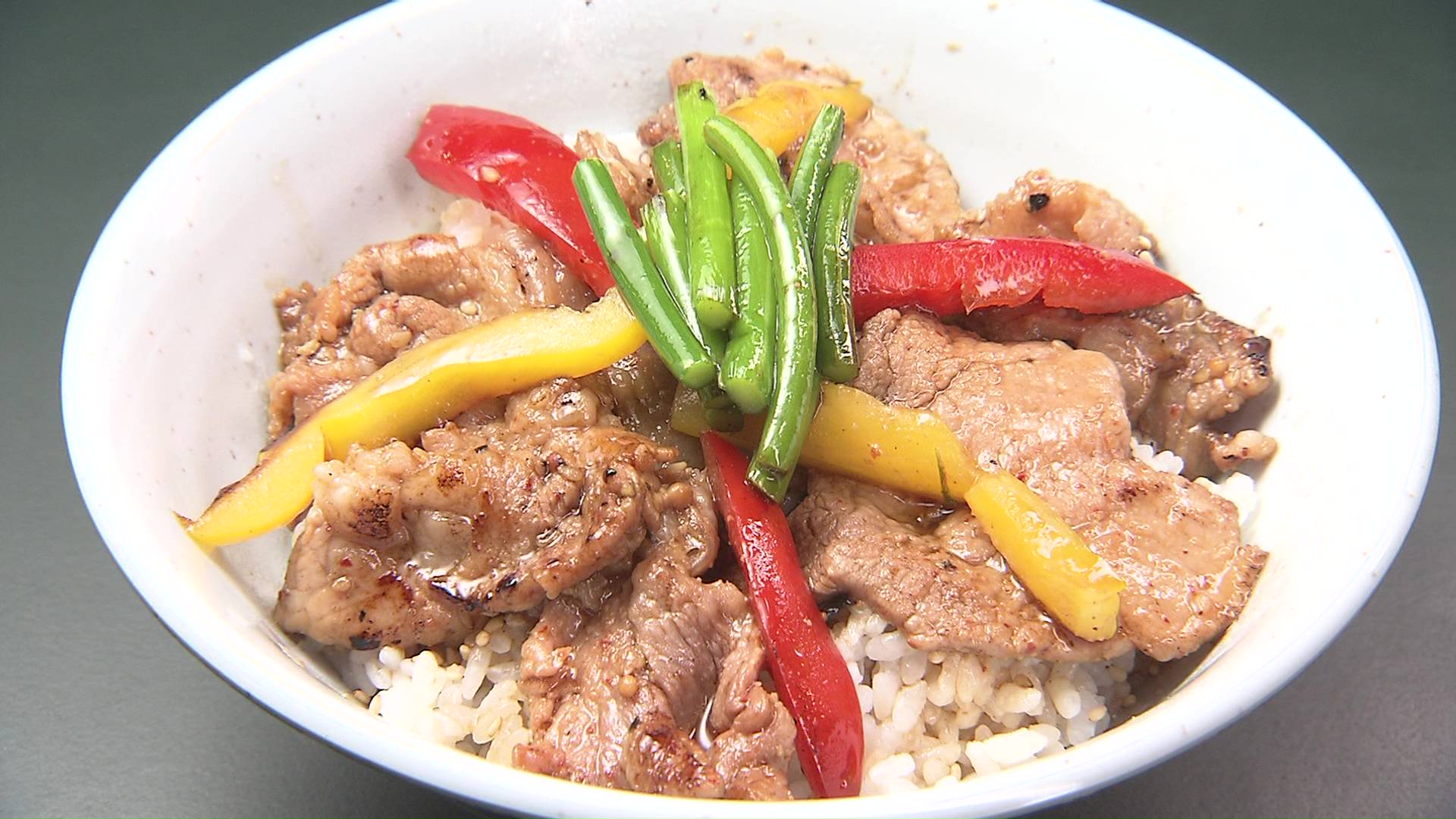 7000食売れた！藤波辰爾のスタミナ豚肉丼