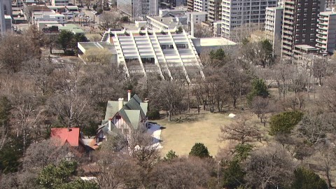  老朽化した近代美術館や知事公館