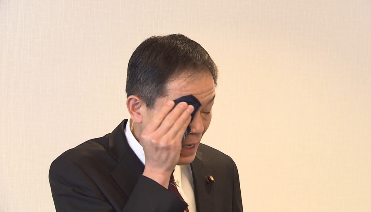 威圧的な言動を釈明する長谷川議員