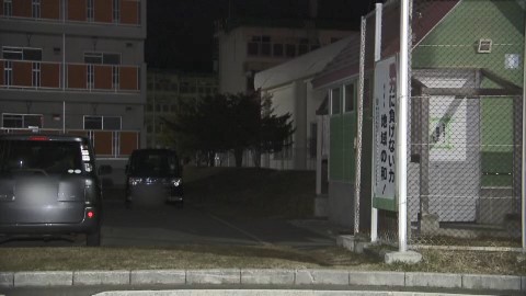 北海道北斗市で60代女性が顔を殴られ