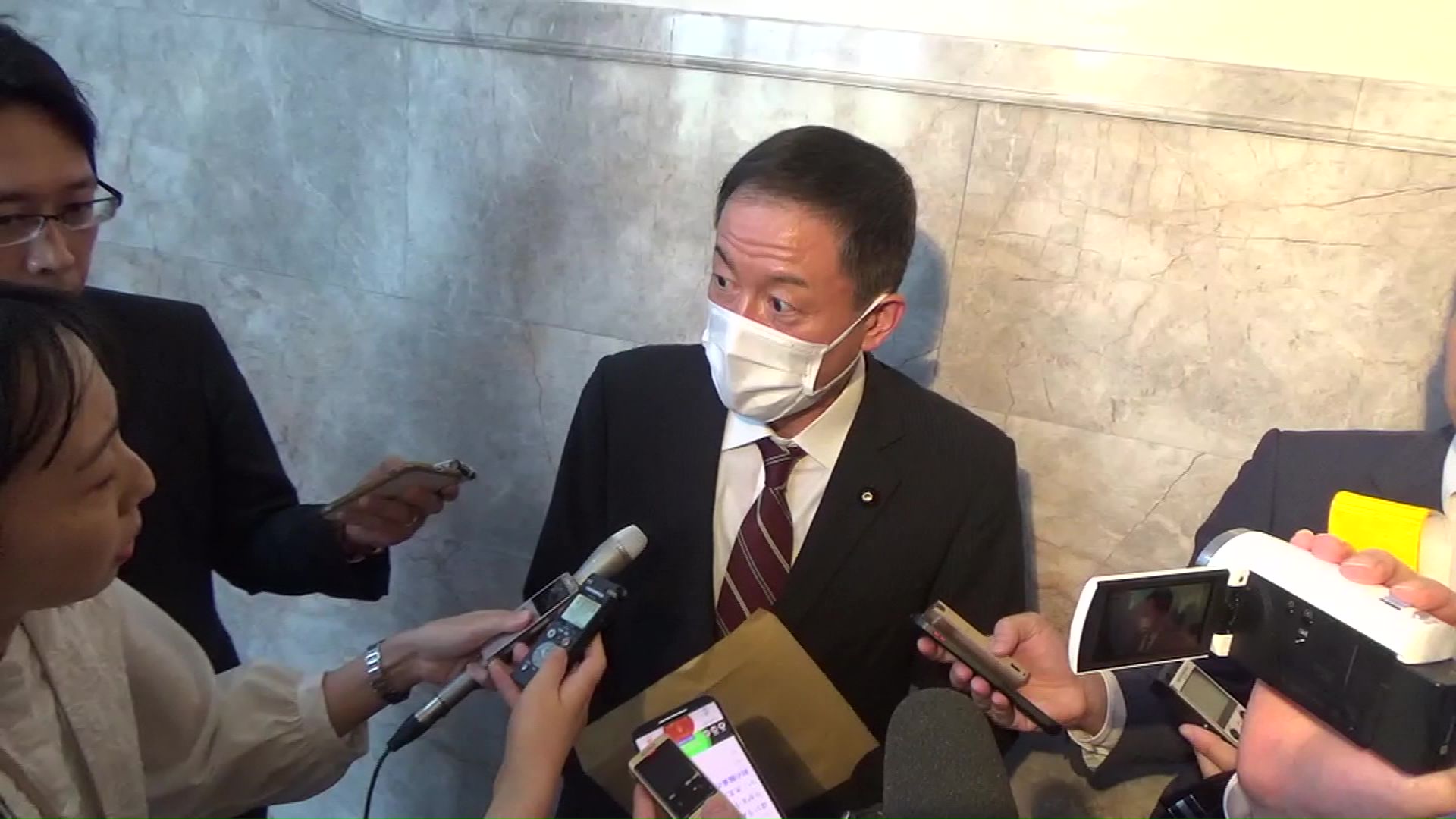 発言について陳謝する長谷川議員