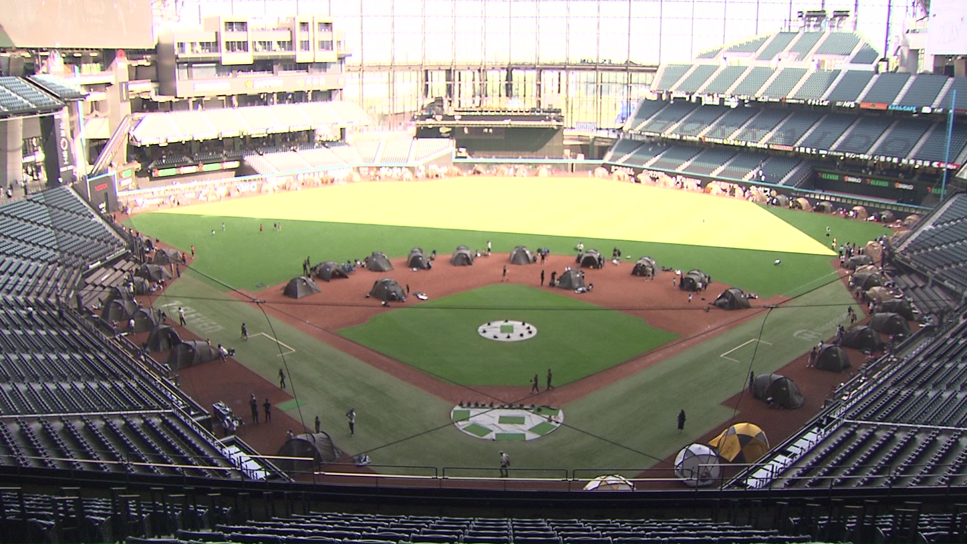 子ども 裸 キャンプ エスコンフィールドHOKKAIDOの「親子キャンプ」に大満足! 楽しみはお風呂にBBQ 芝生で夏休みの宿題 夜の肝試しでは3枚のシール探しながら「1枚たりな~い」と泣いちゃう子も