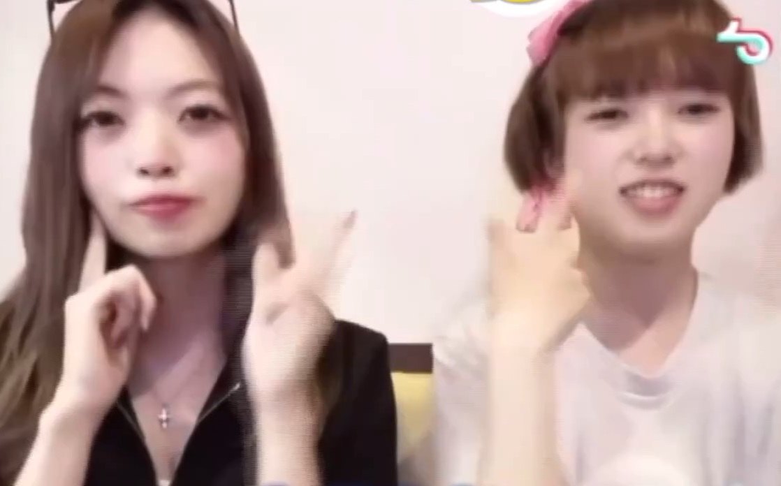 八木原容疑者(右)ら2人