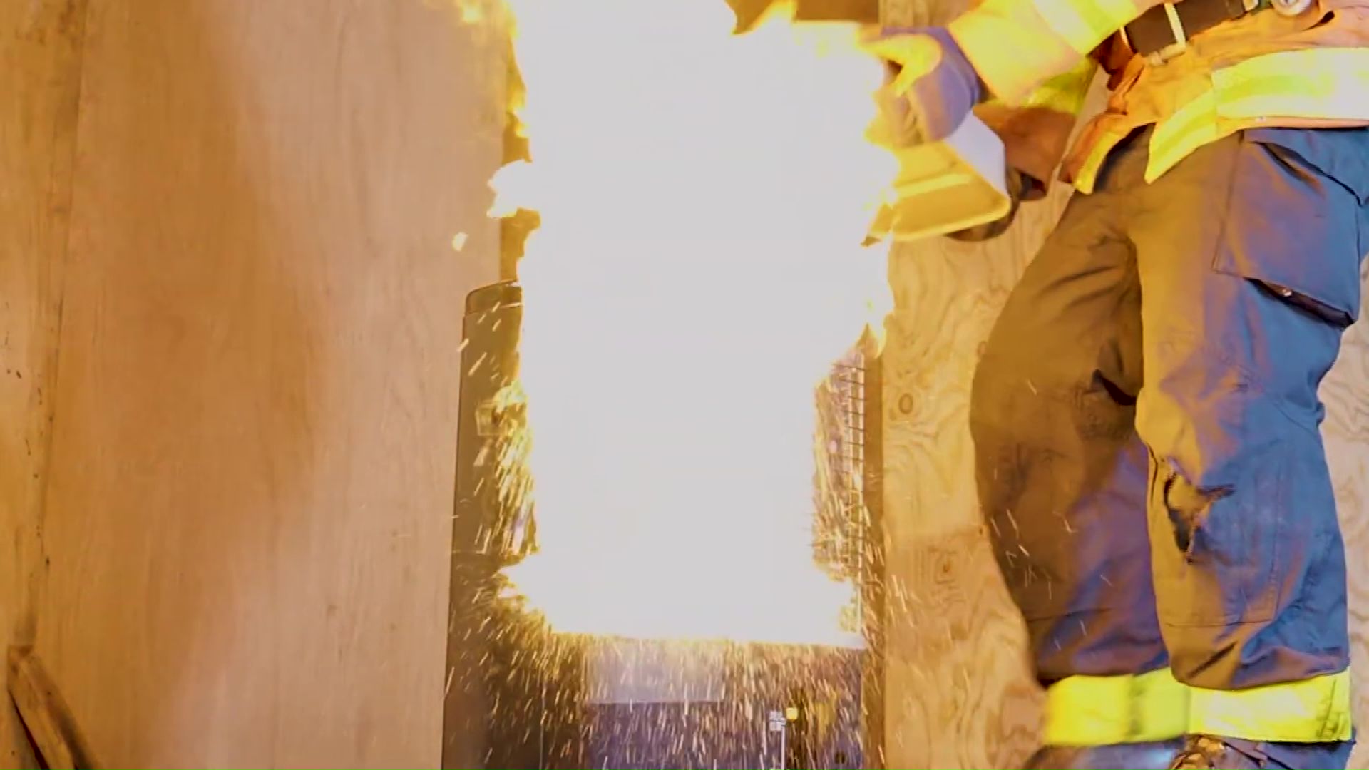 提供:NITE・神戸市消防局