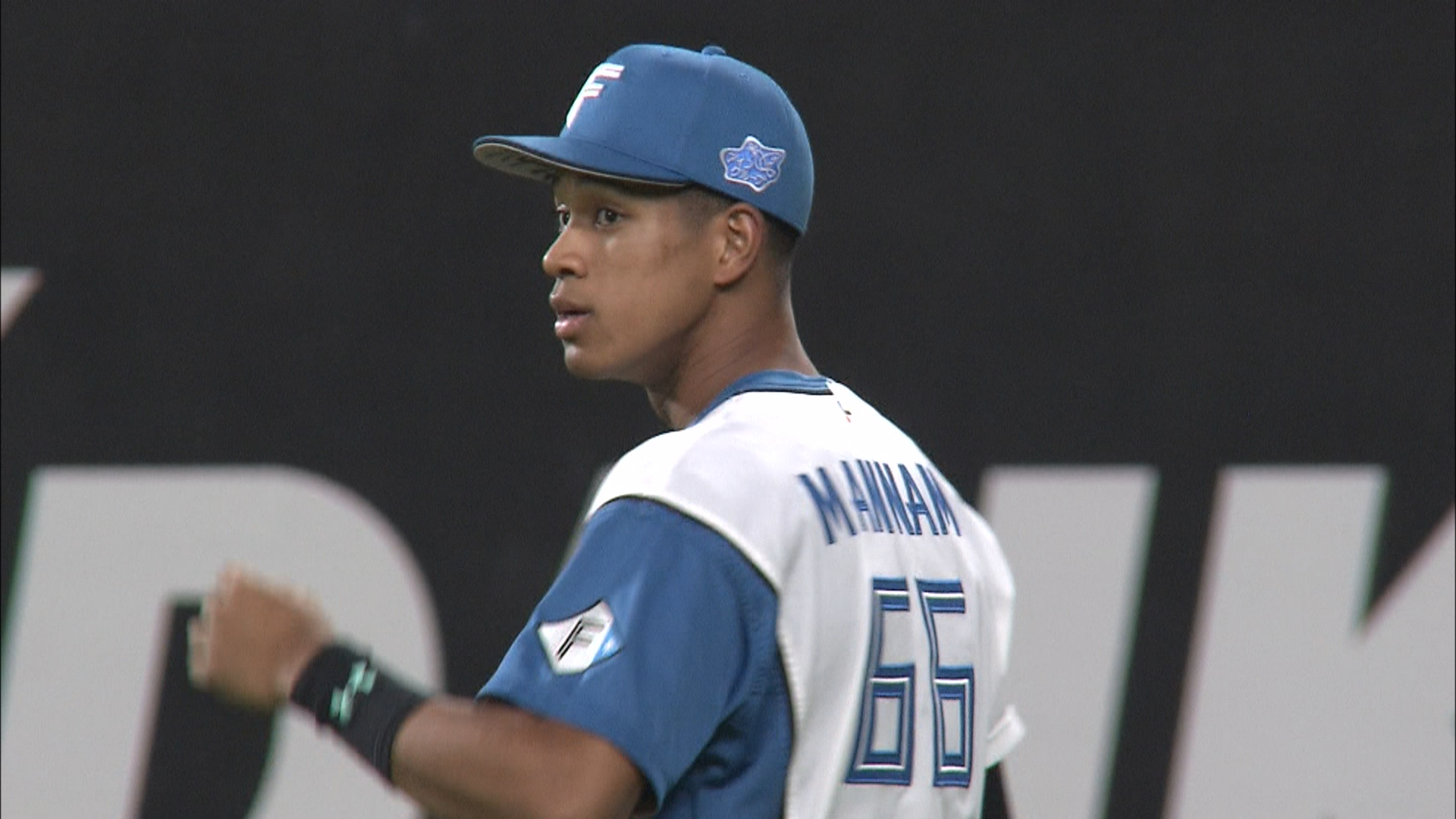 2年連続 2回目の ゴールデン・グラブ賞を受賞した万波選手