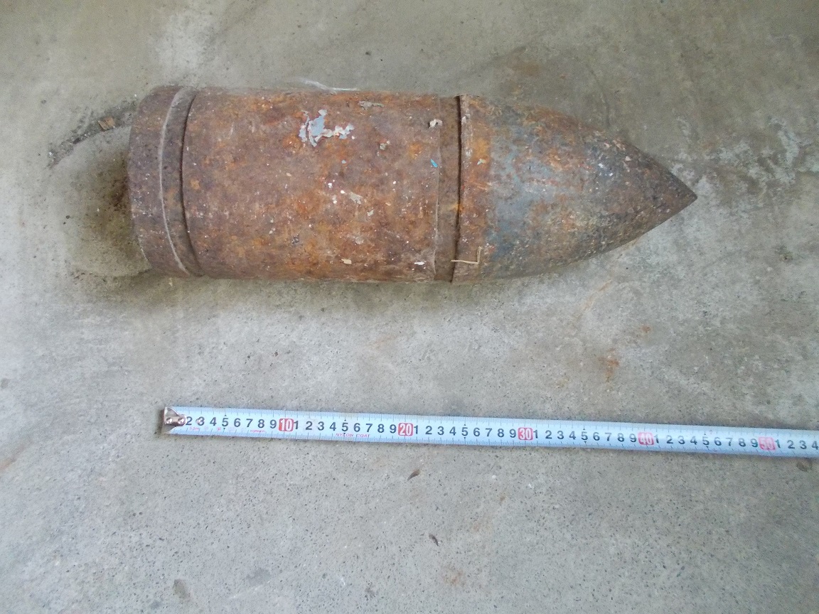 自衛隊に回収されたべトン弾とみられるもの(提供:道警)