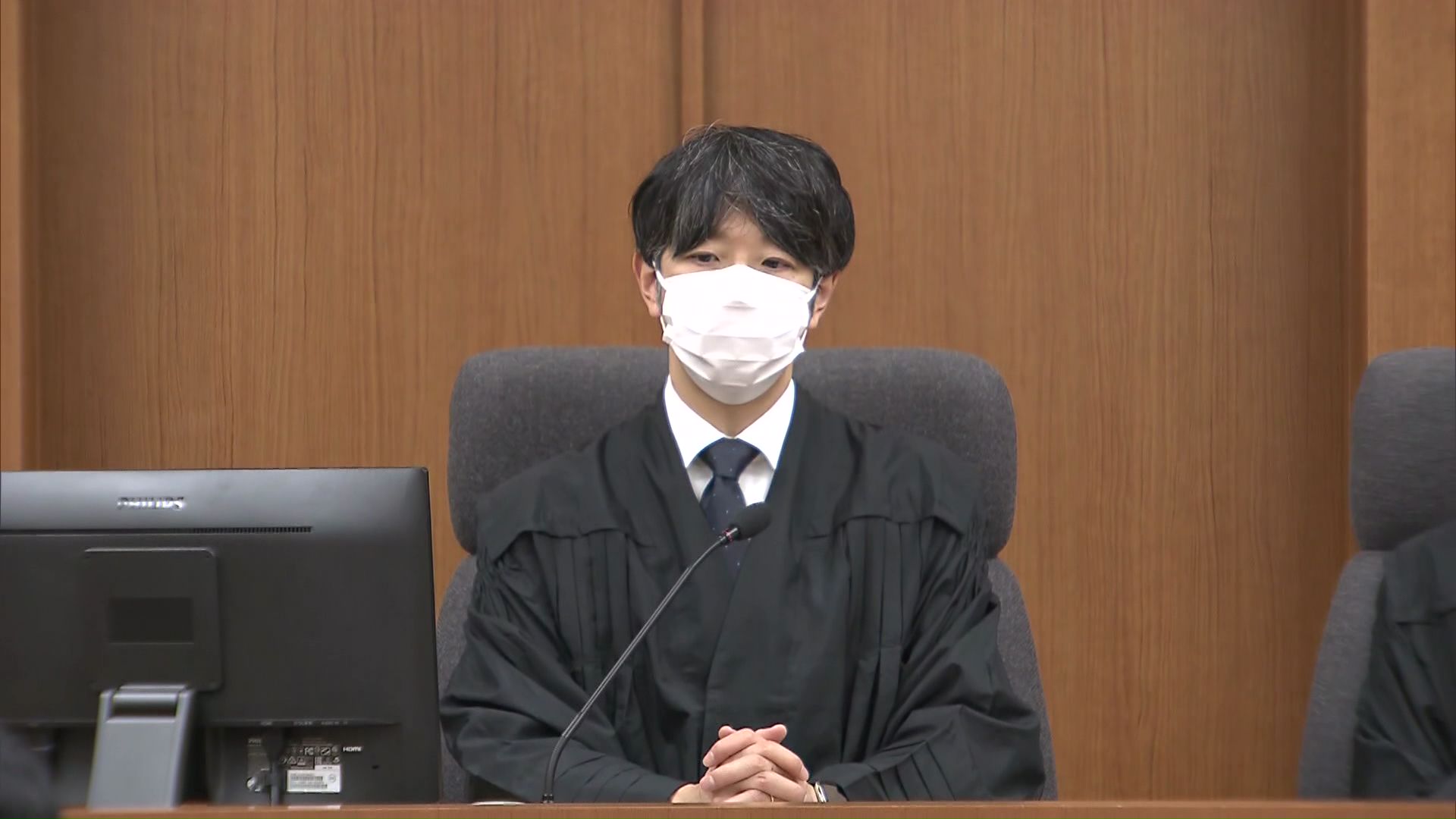 懲役25年の実刑判決を言い渡す