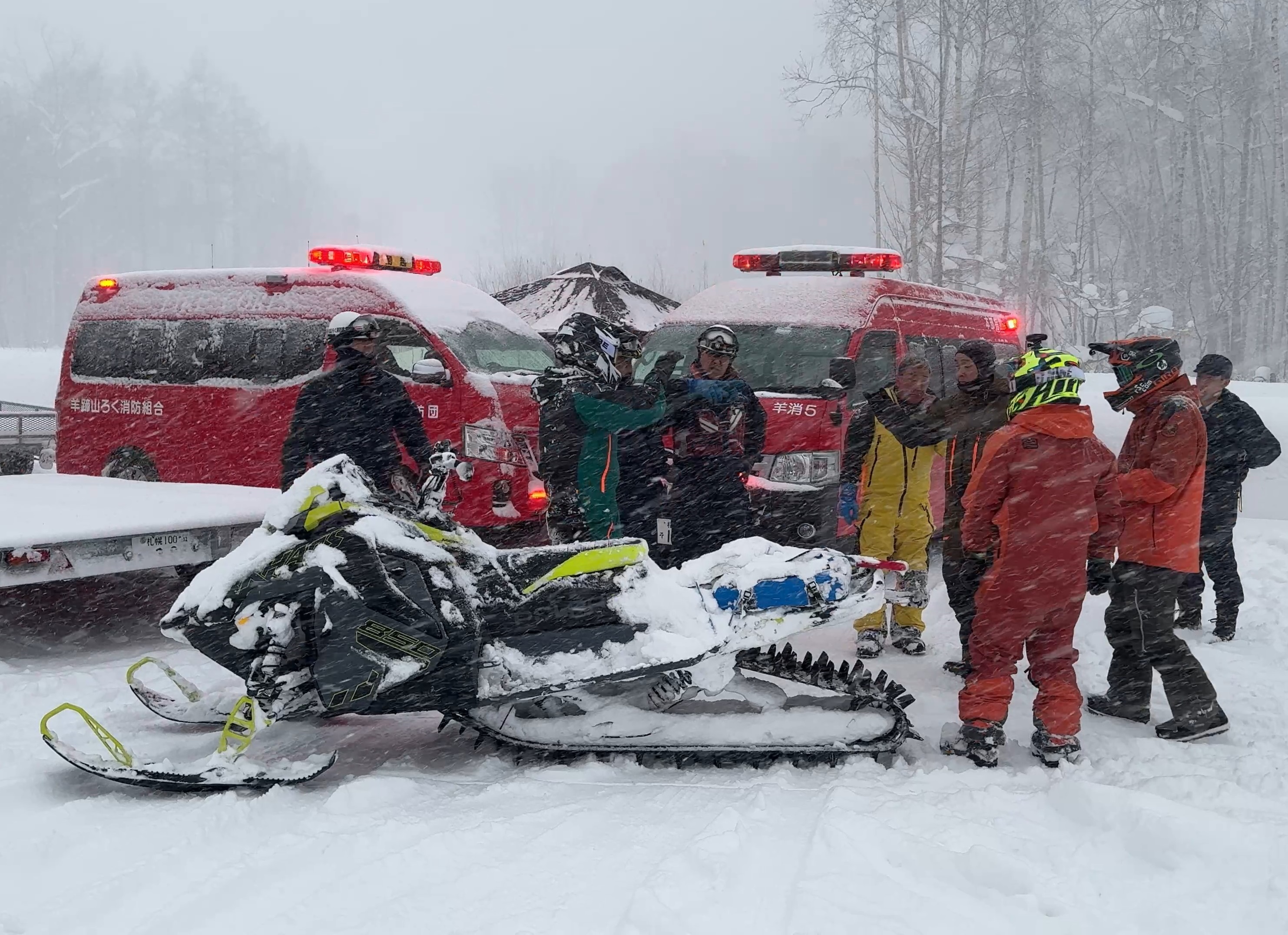 倶知安町 フォレノウ スノーバイク デュアルサスペンション