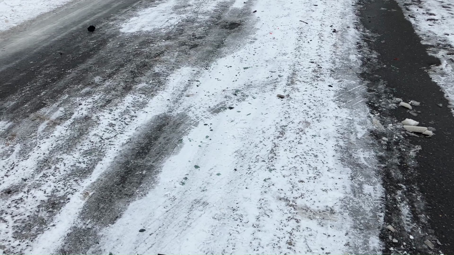 当時現場の路面は凍結