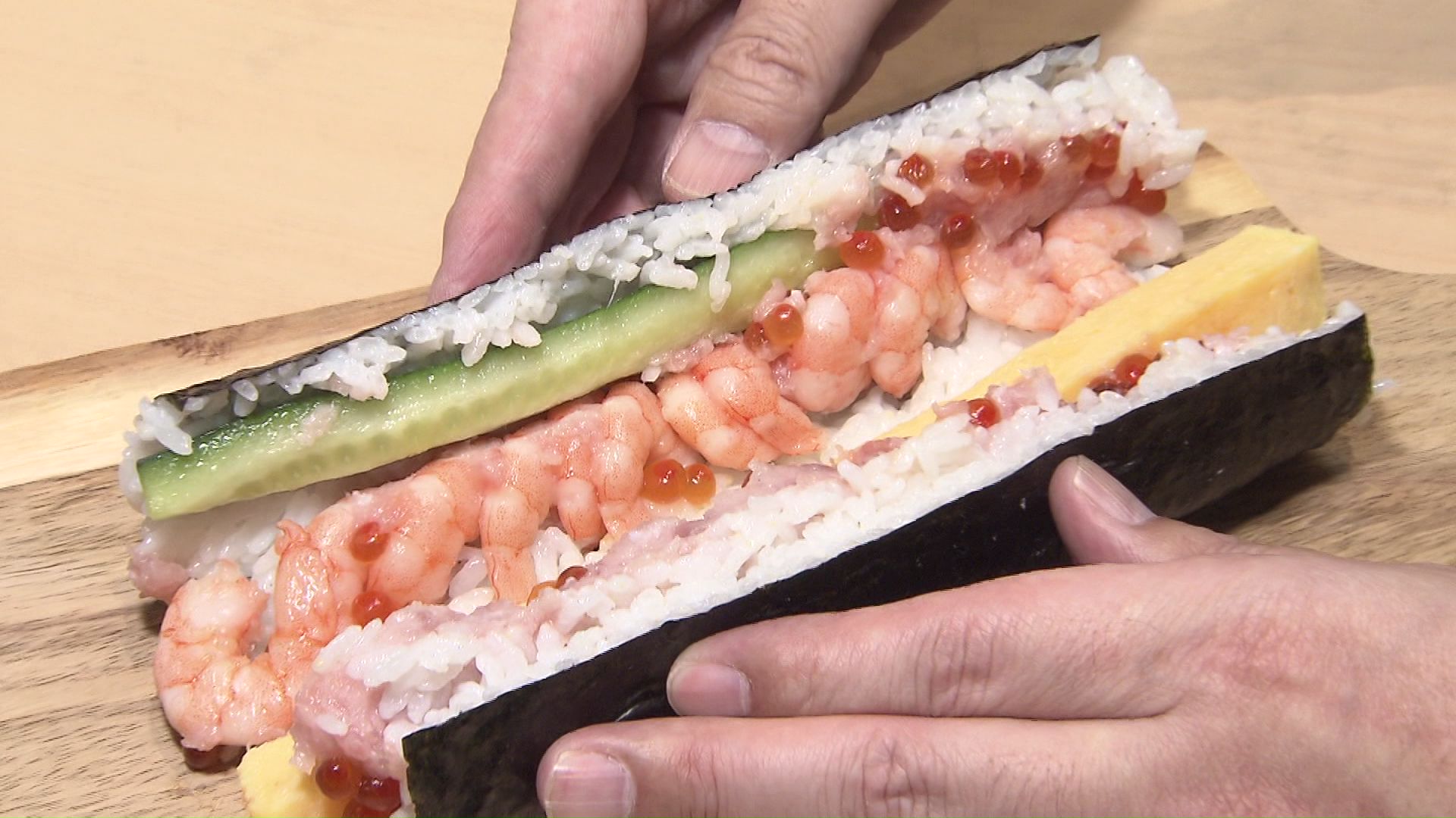 「いくら海鮮巻」のイクラやエビ