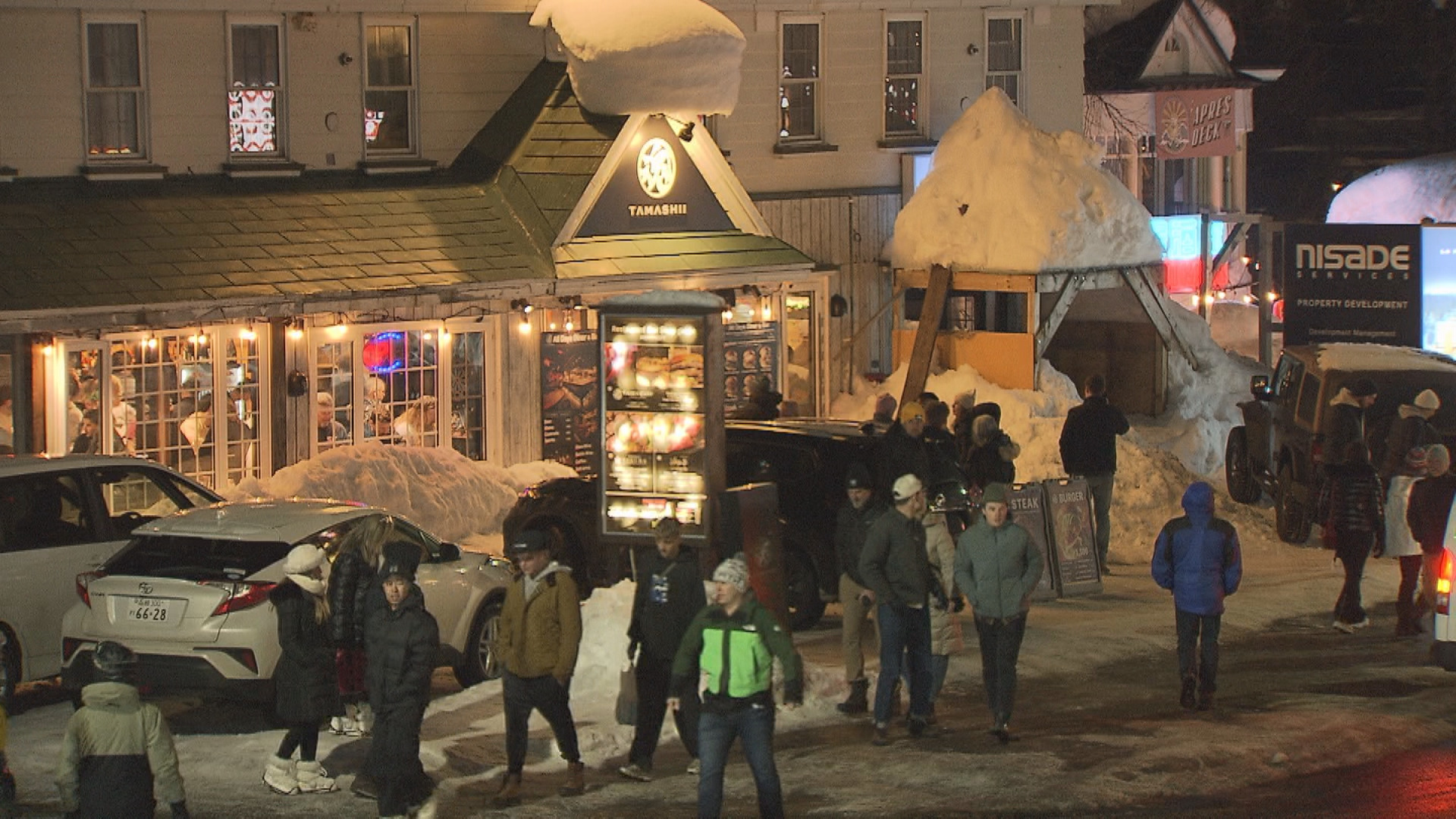 夜も外国人でにぎわうひらふ地区