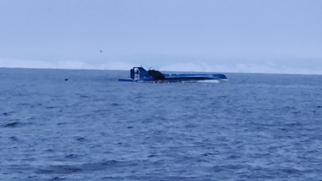 北海道ニュースUHBが入手した発生から1時間後の漁船とされる写真