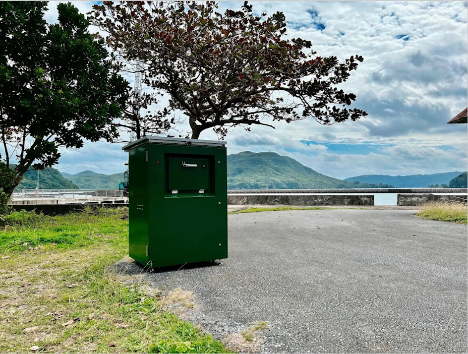 ソーラー発電で自動駆動する生ごみ処理機