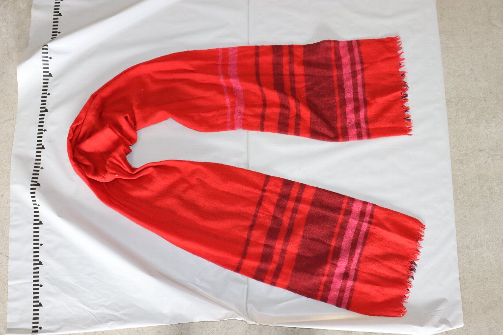 情報提供を呼び掛ける身元不明遺体の衣服など(提供:道警)