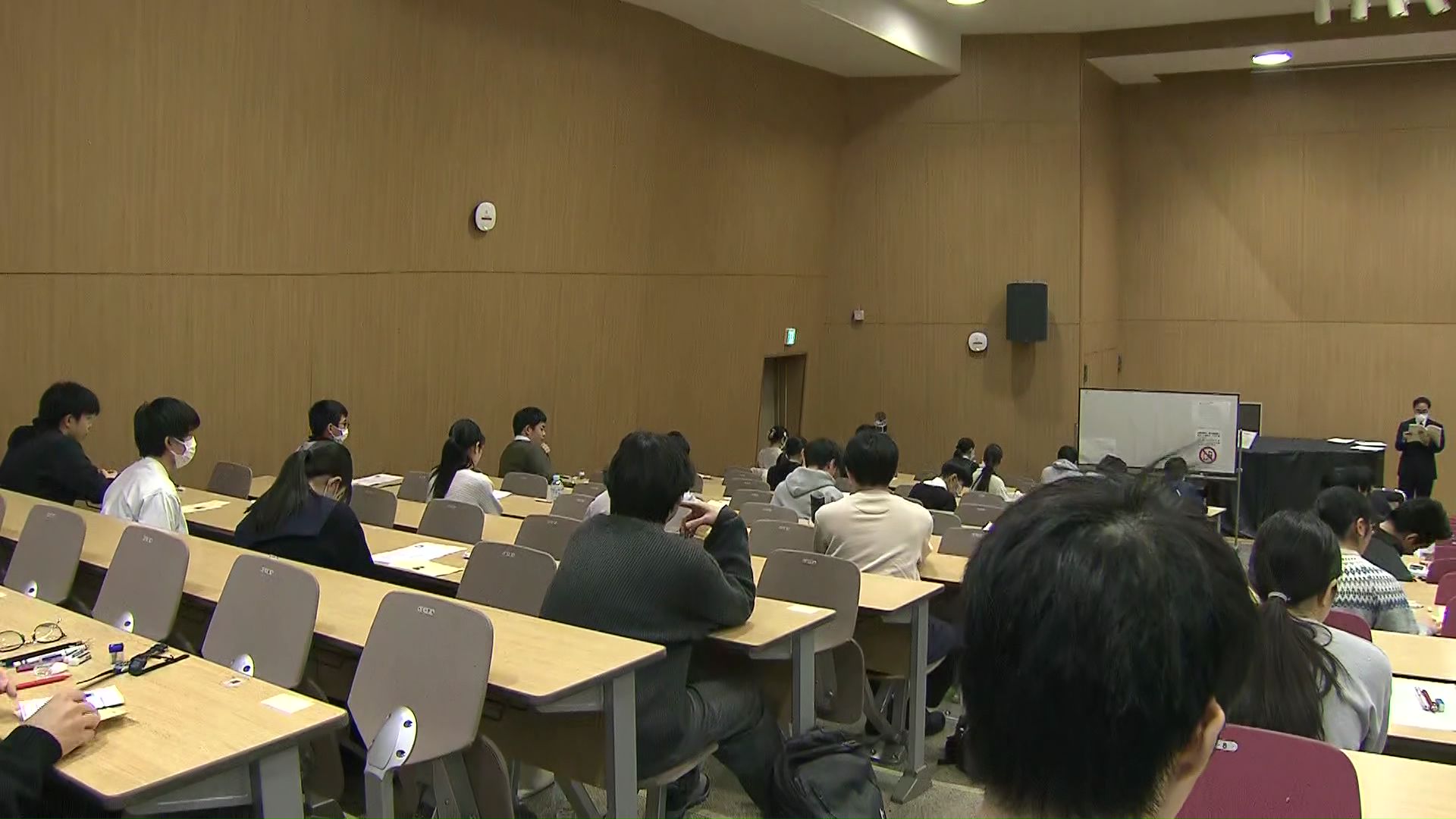 北大では試験開始を2時間遅らせた