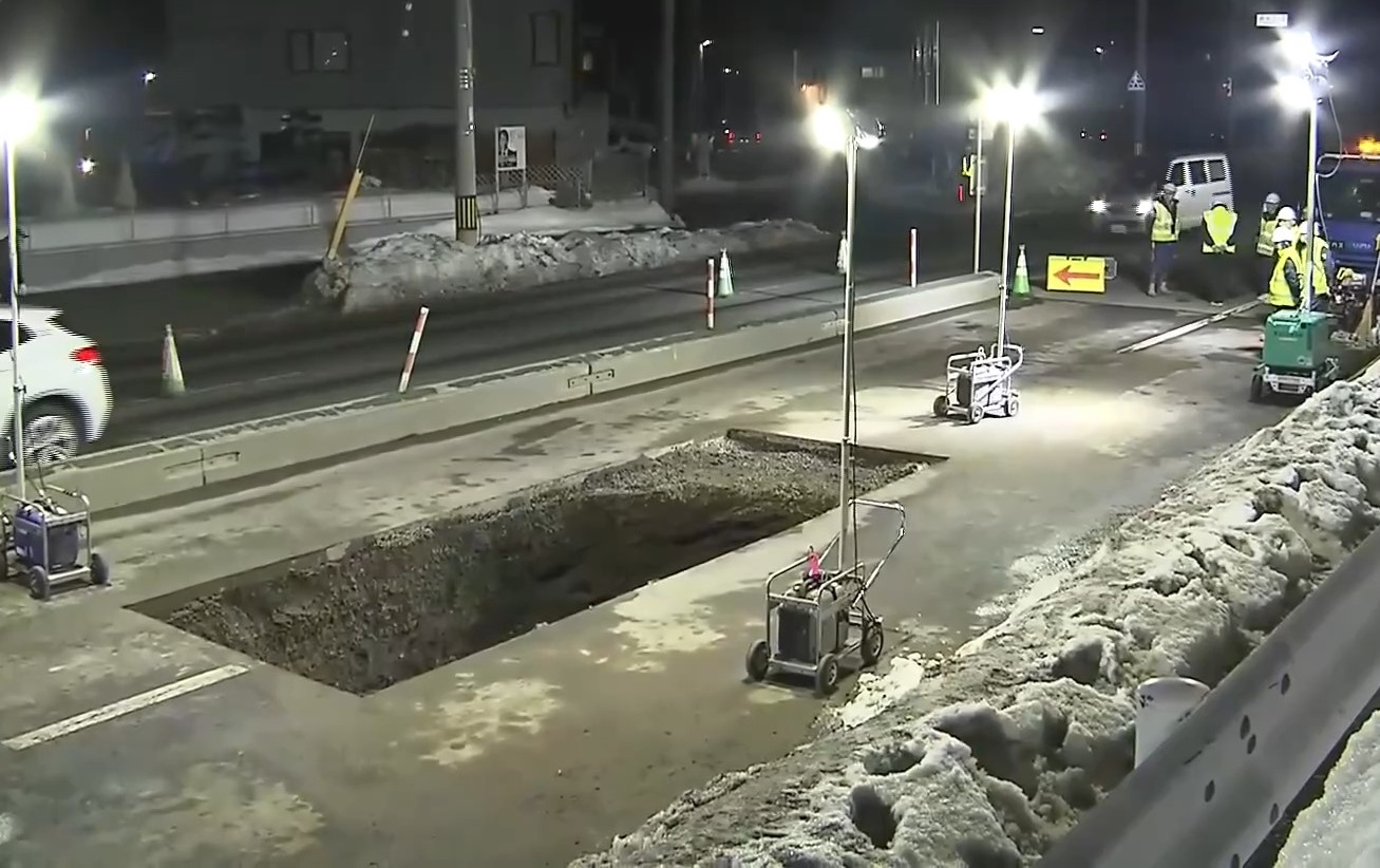 全国的に相次ぐ道路の陥没…