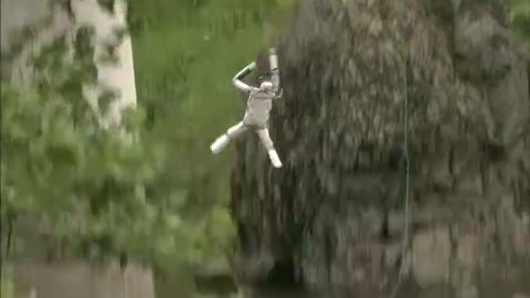 警察の実況見分の様子