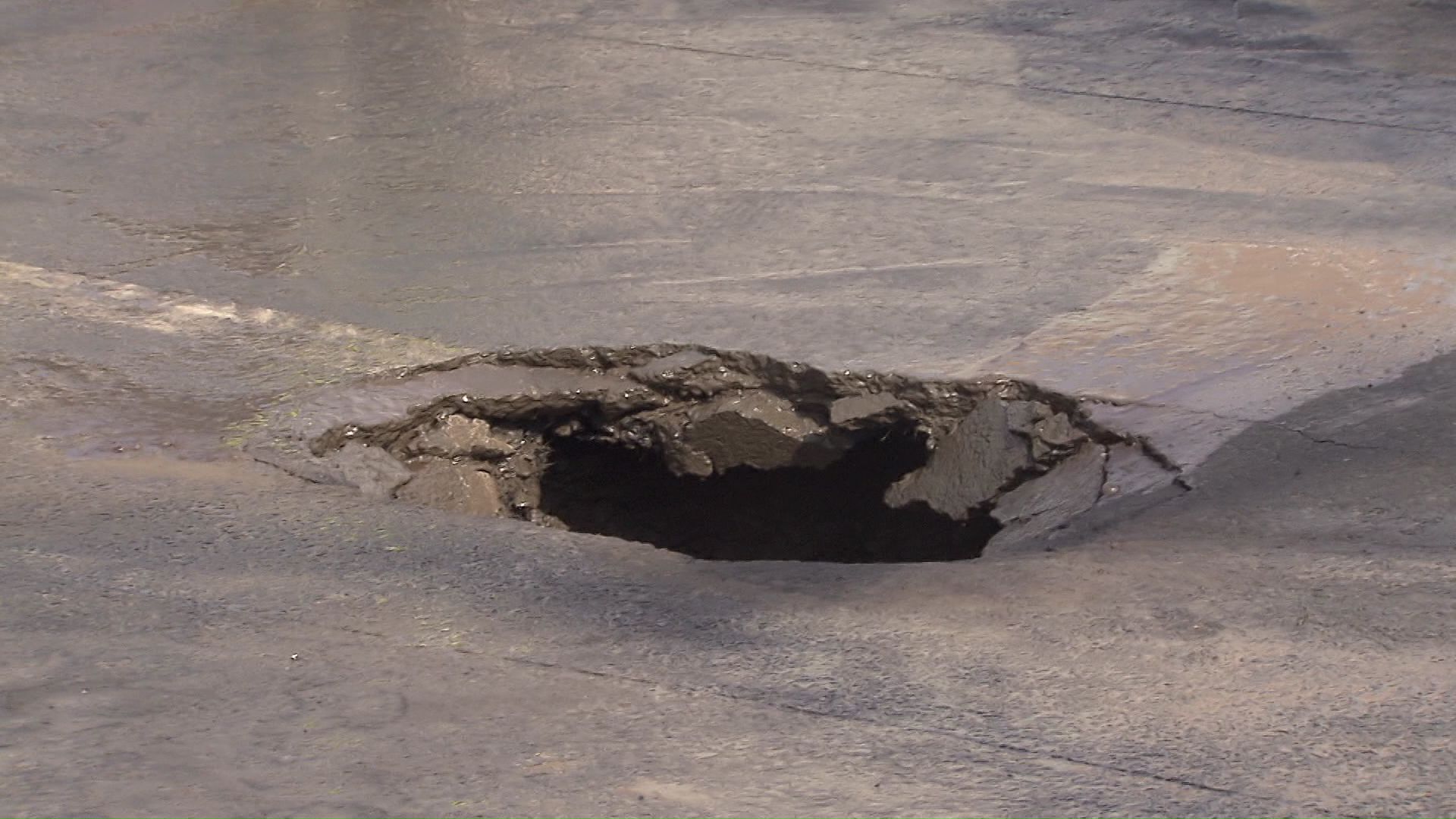 札幌・清田区の道路陥没