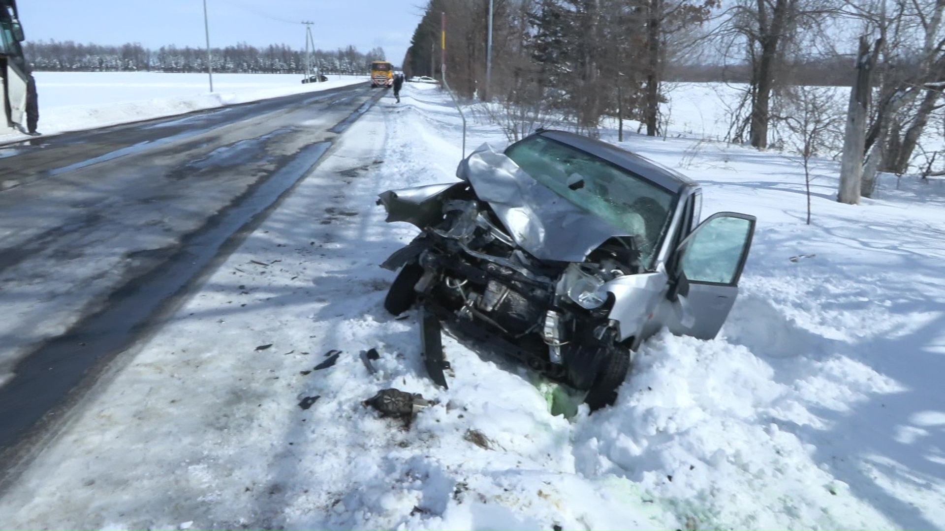 事故現場の軽乗用車の様子