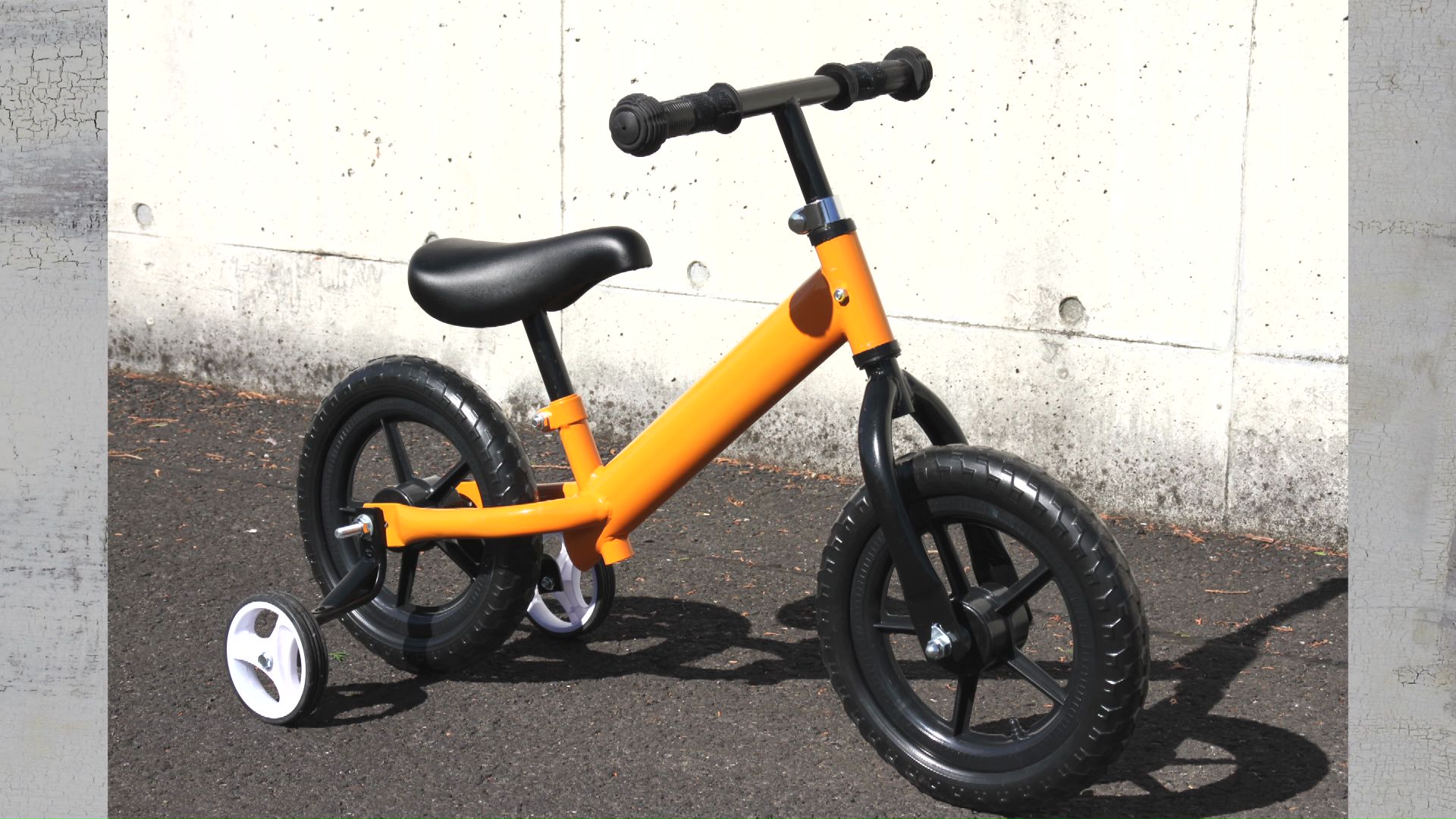 二輪遊具「キックバイク」