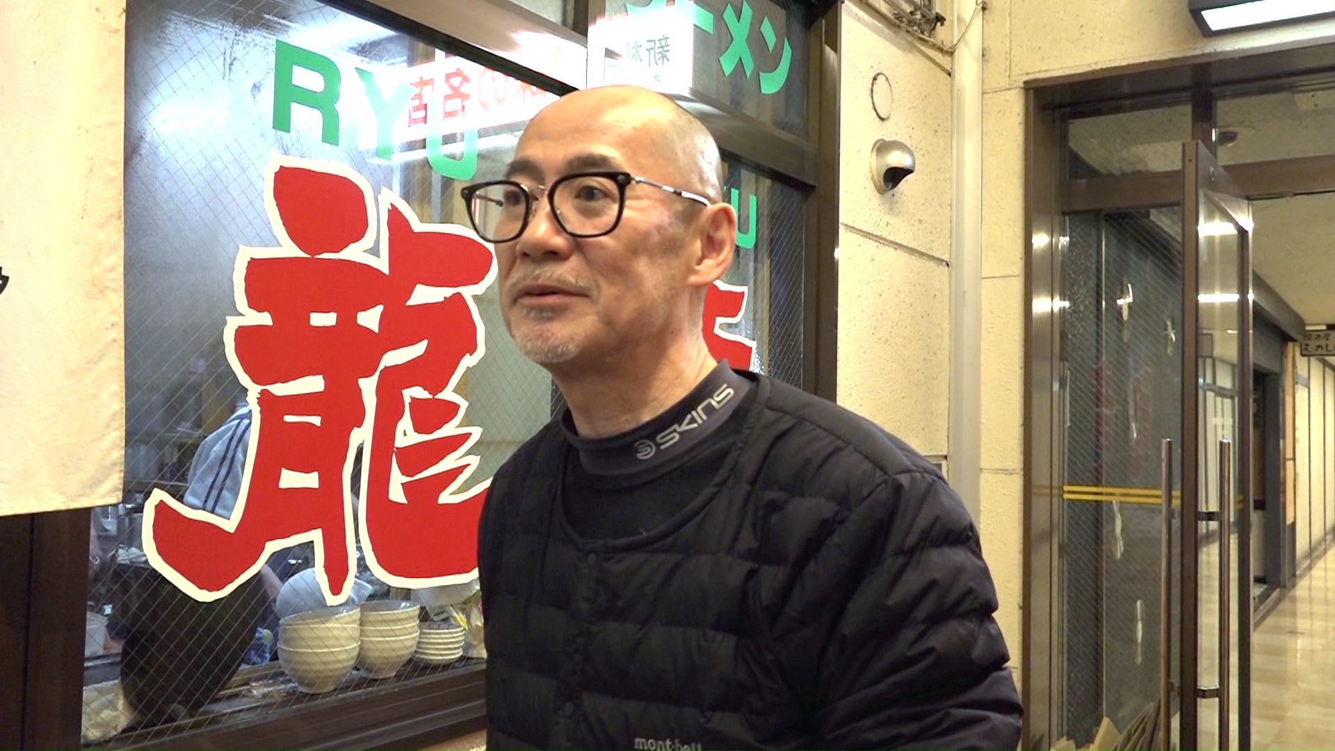 お店への想いを語る岩戸さん