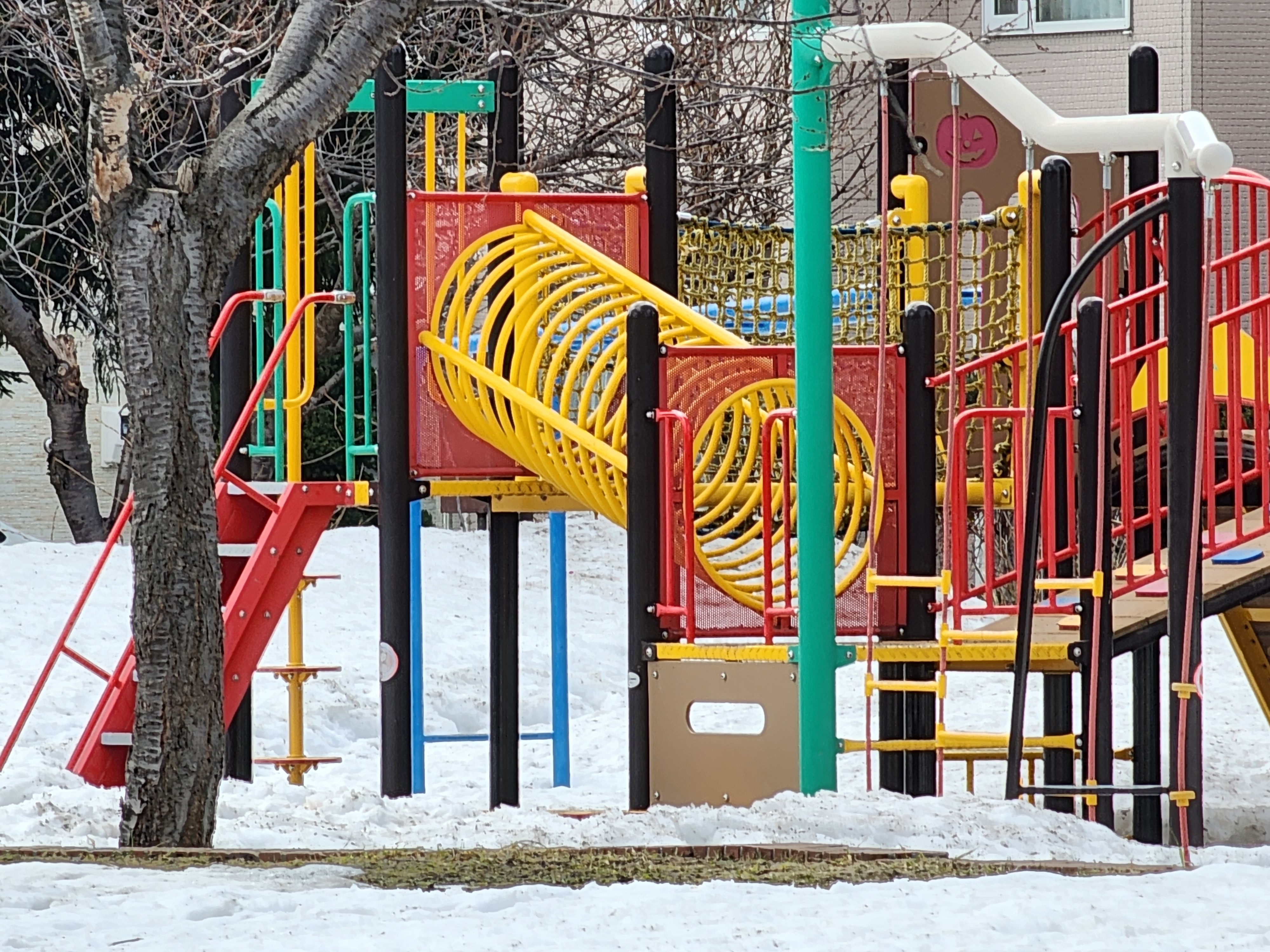 男児が足を挟まれた遊具