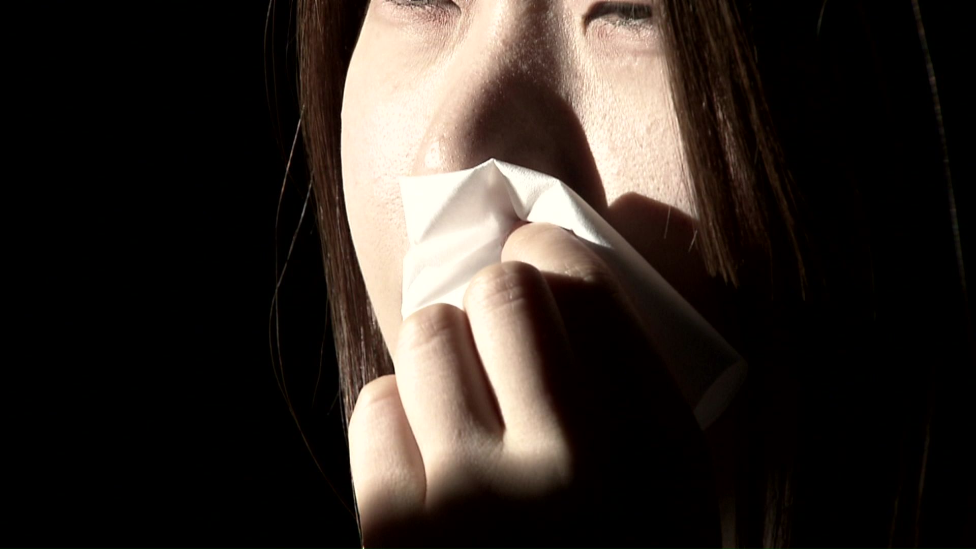 様々な症状に悩まされる花粉症