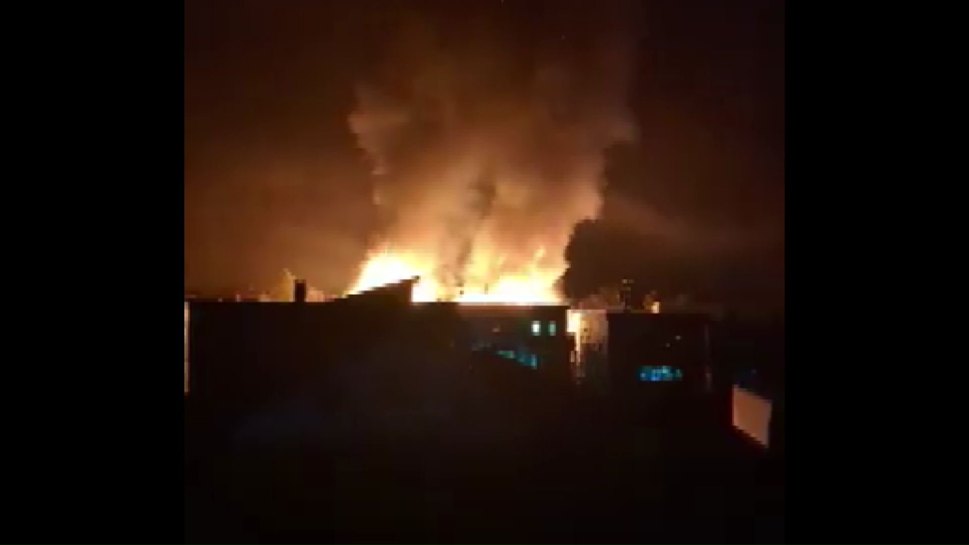 火事の様子(提供:視聴者)