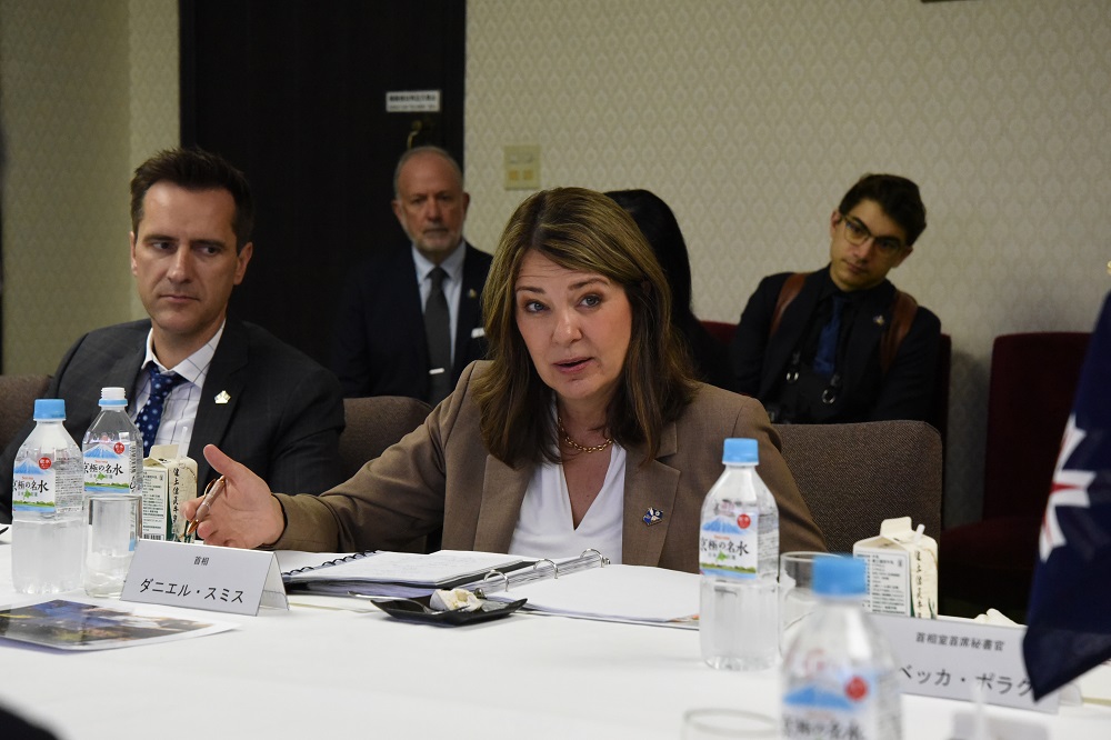 酪農学園大学の牛乳とチーズを絶賛したスミス首相