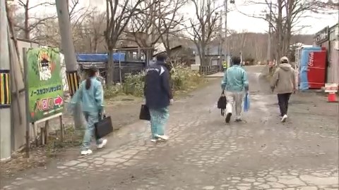立ち入り検査に入る札幌市の担当者