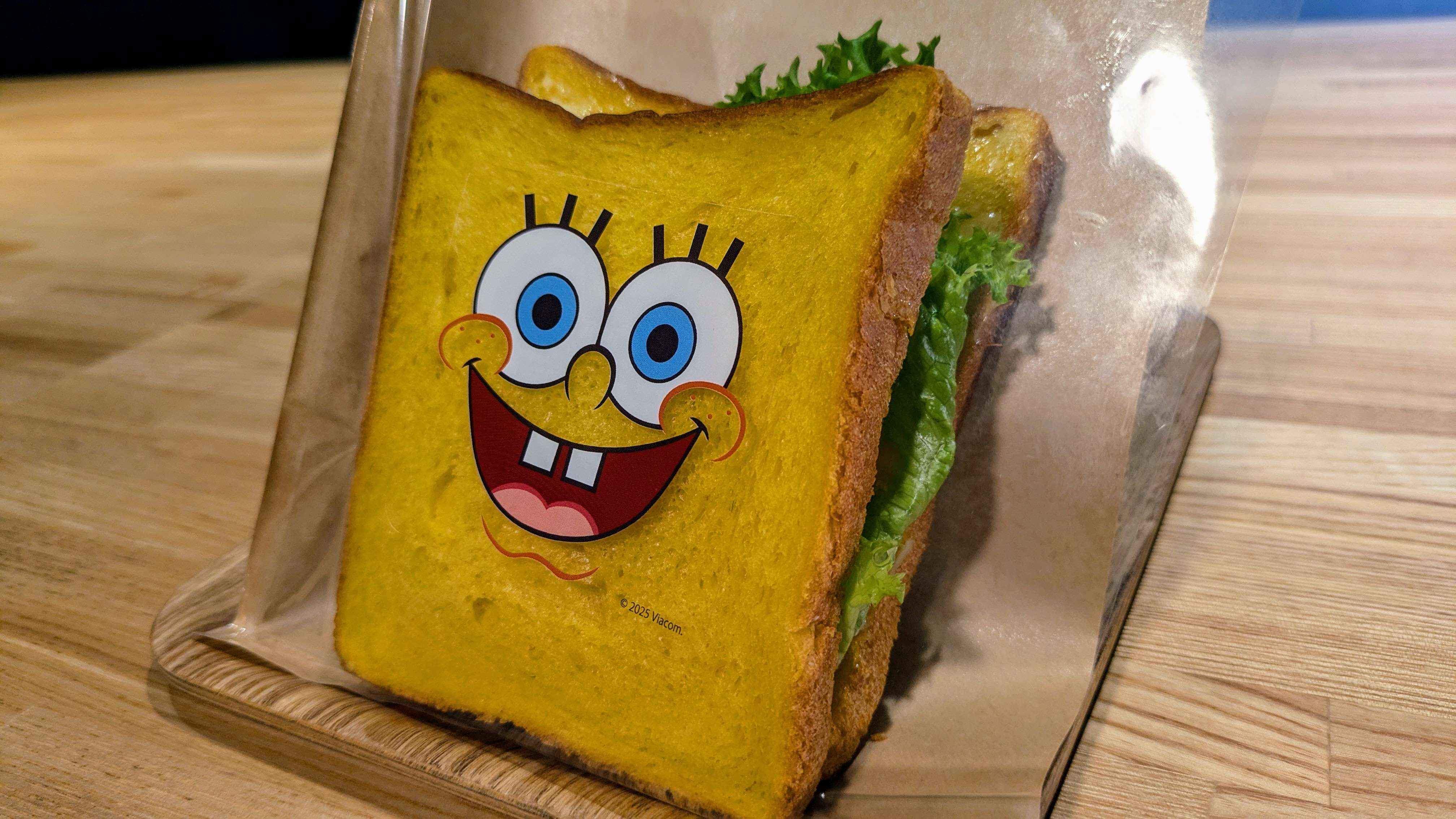 限定メニューの「濃厚チーズチキンサンド」