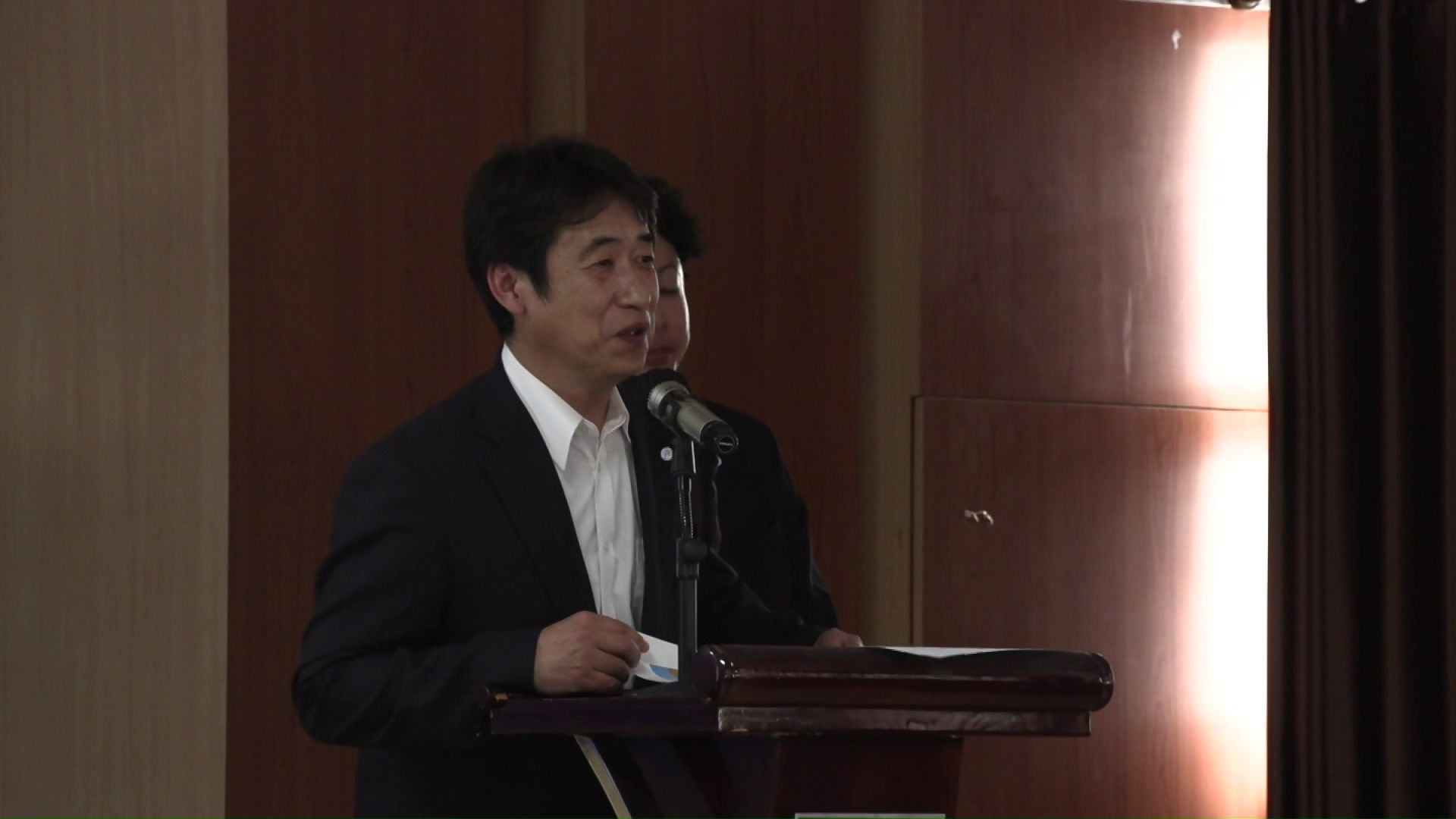 介護について説明する富塚稔さん