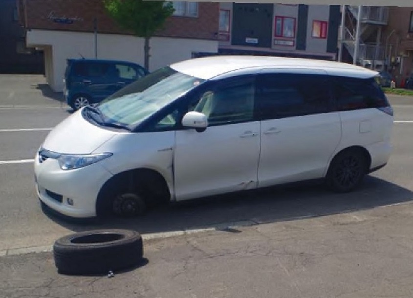 タイヤ交換したあとはしばらく注意が必要(写真提供:道警)