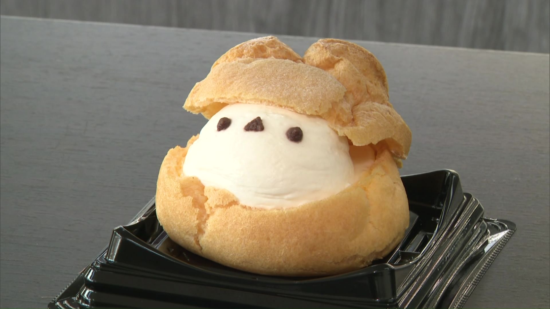 名物のシュークリームで出展