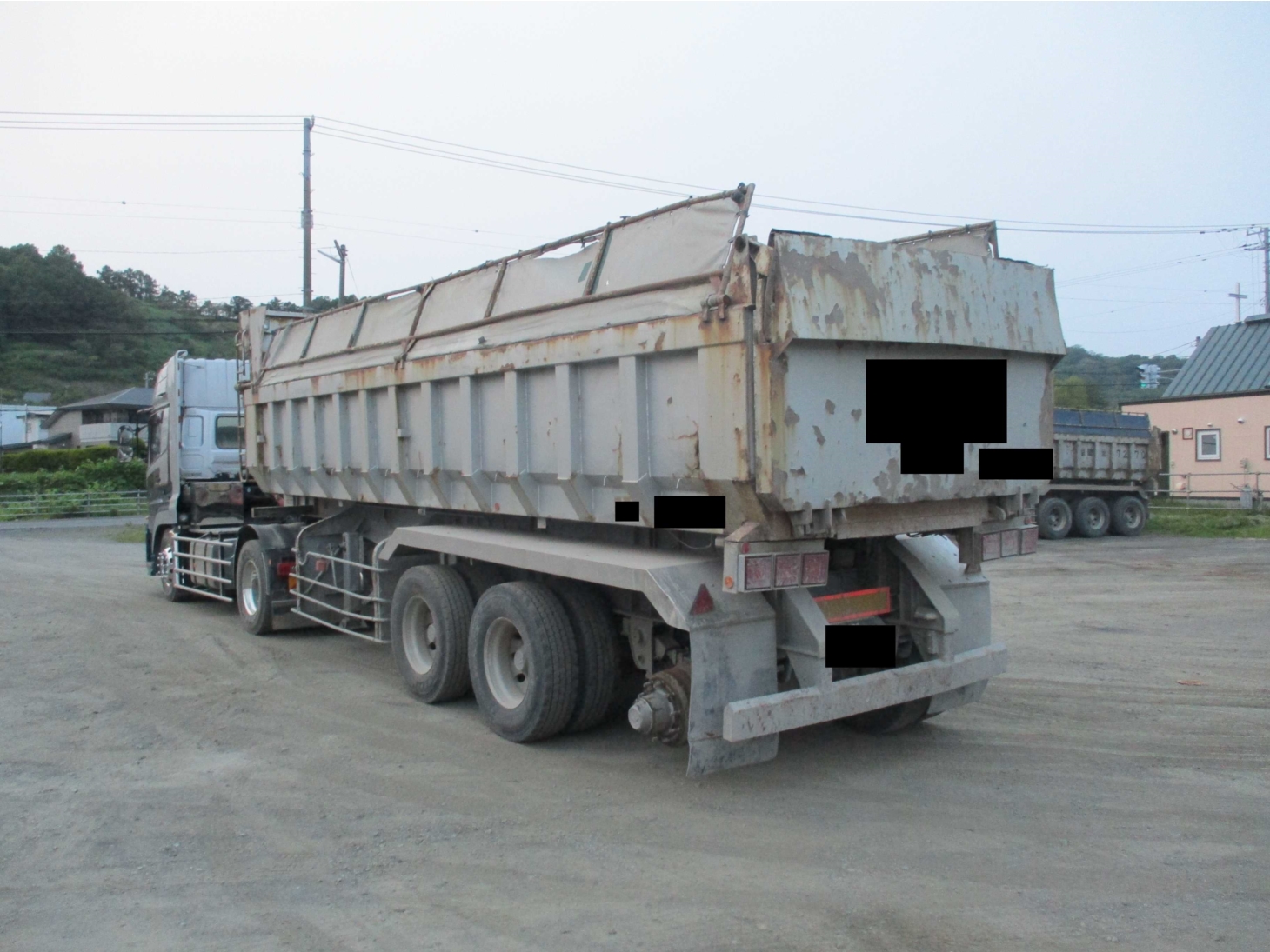 大型トレーラー左後輪からタイヤ脱落(提供:北海道警)