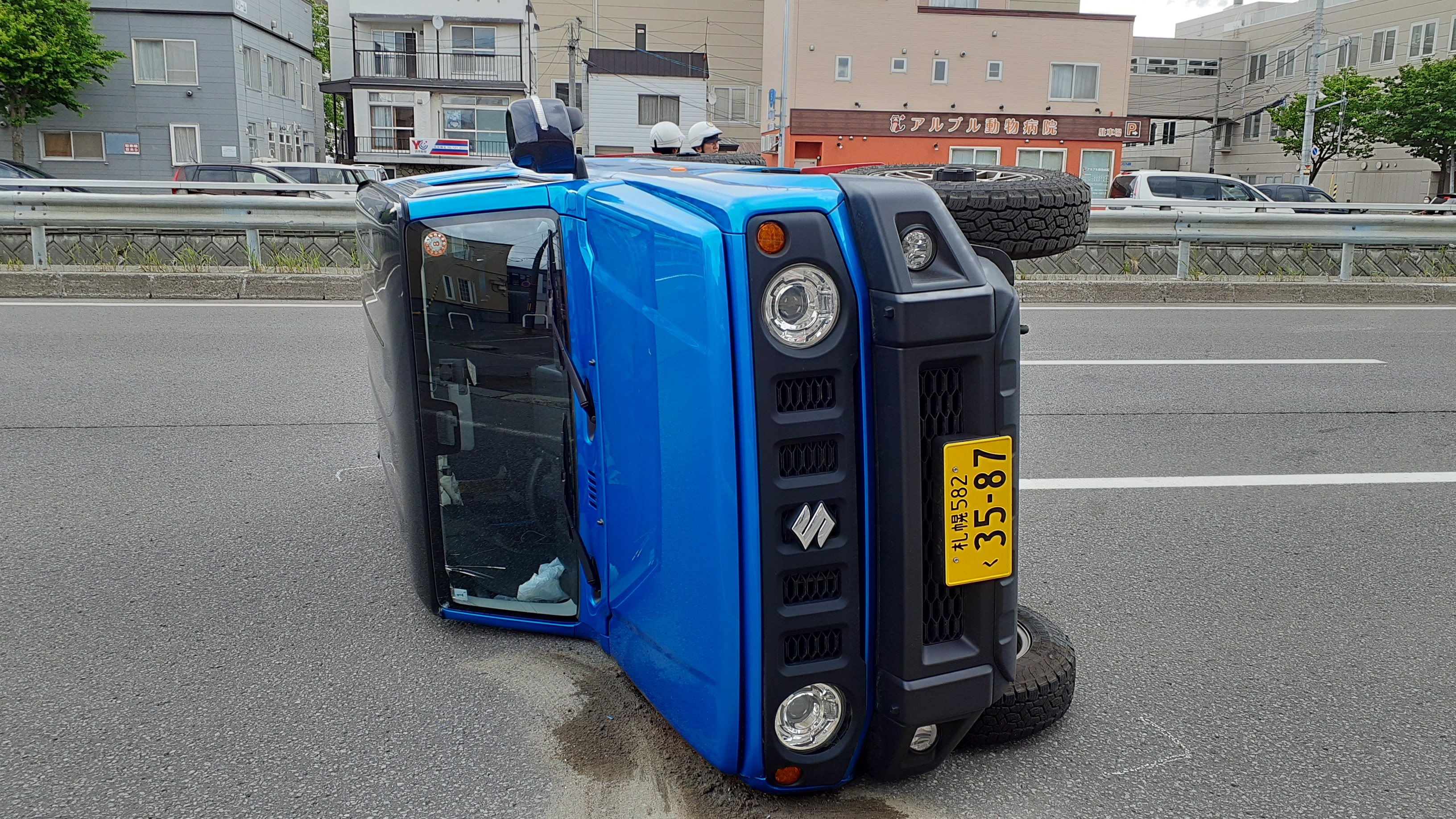 軽乗用車が横転（札幌市）