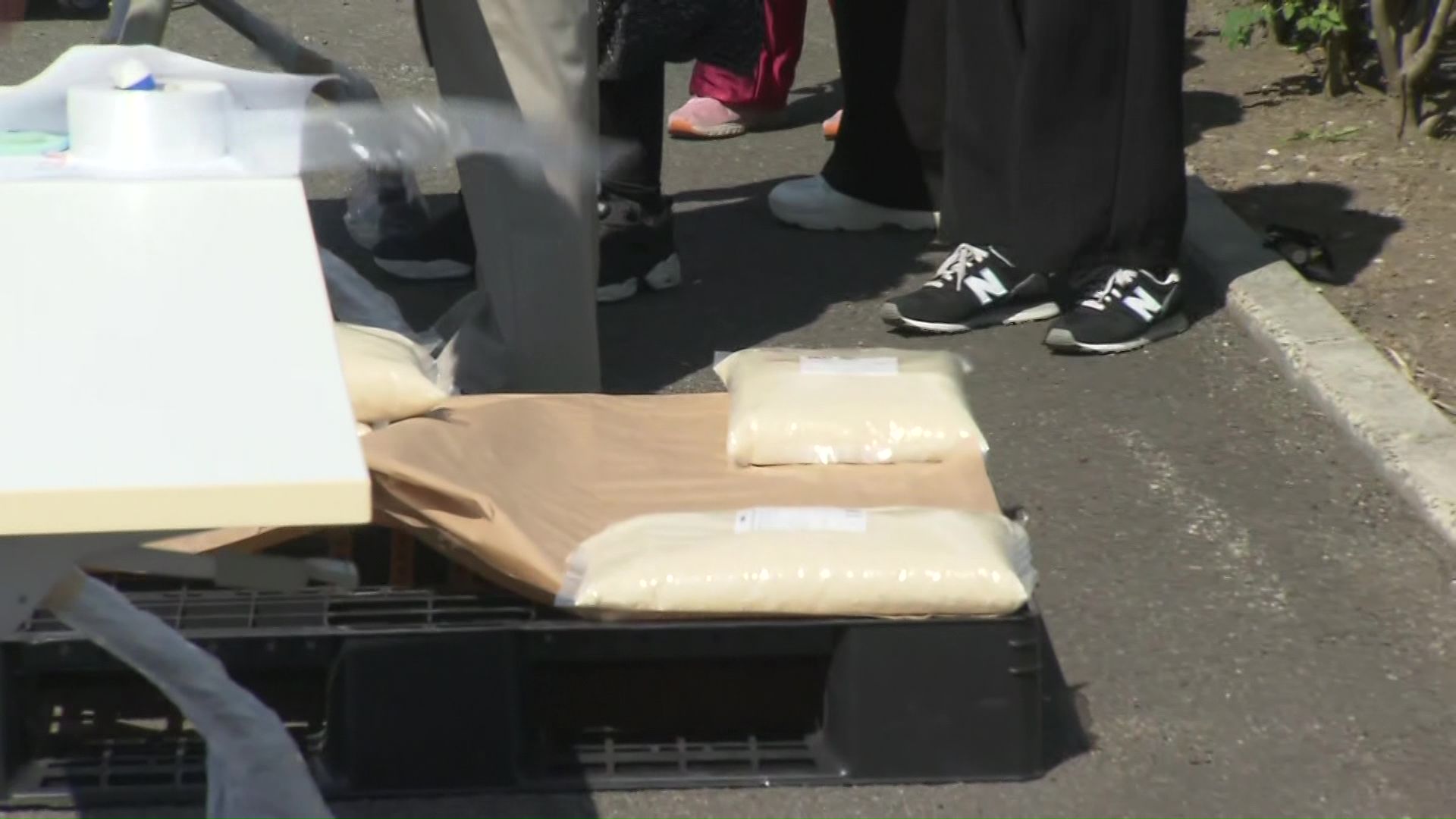 約1000袋は3時間ほどで売り切れ