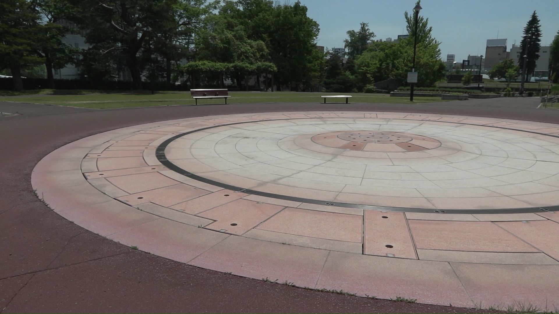 財政難によりまだ水が出ない噴水