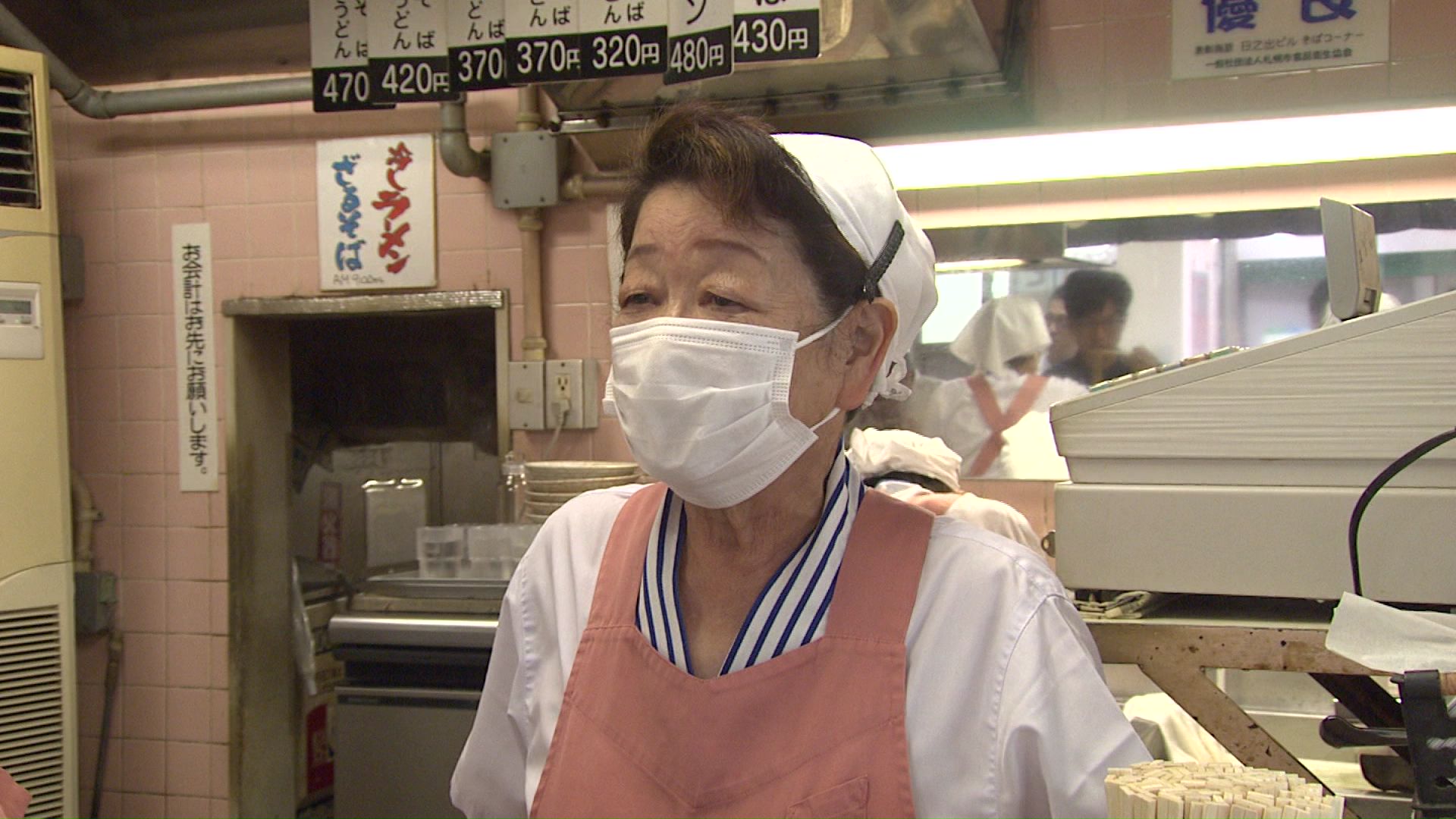 暑さと裏腹に「温かいそば」が売れている