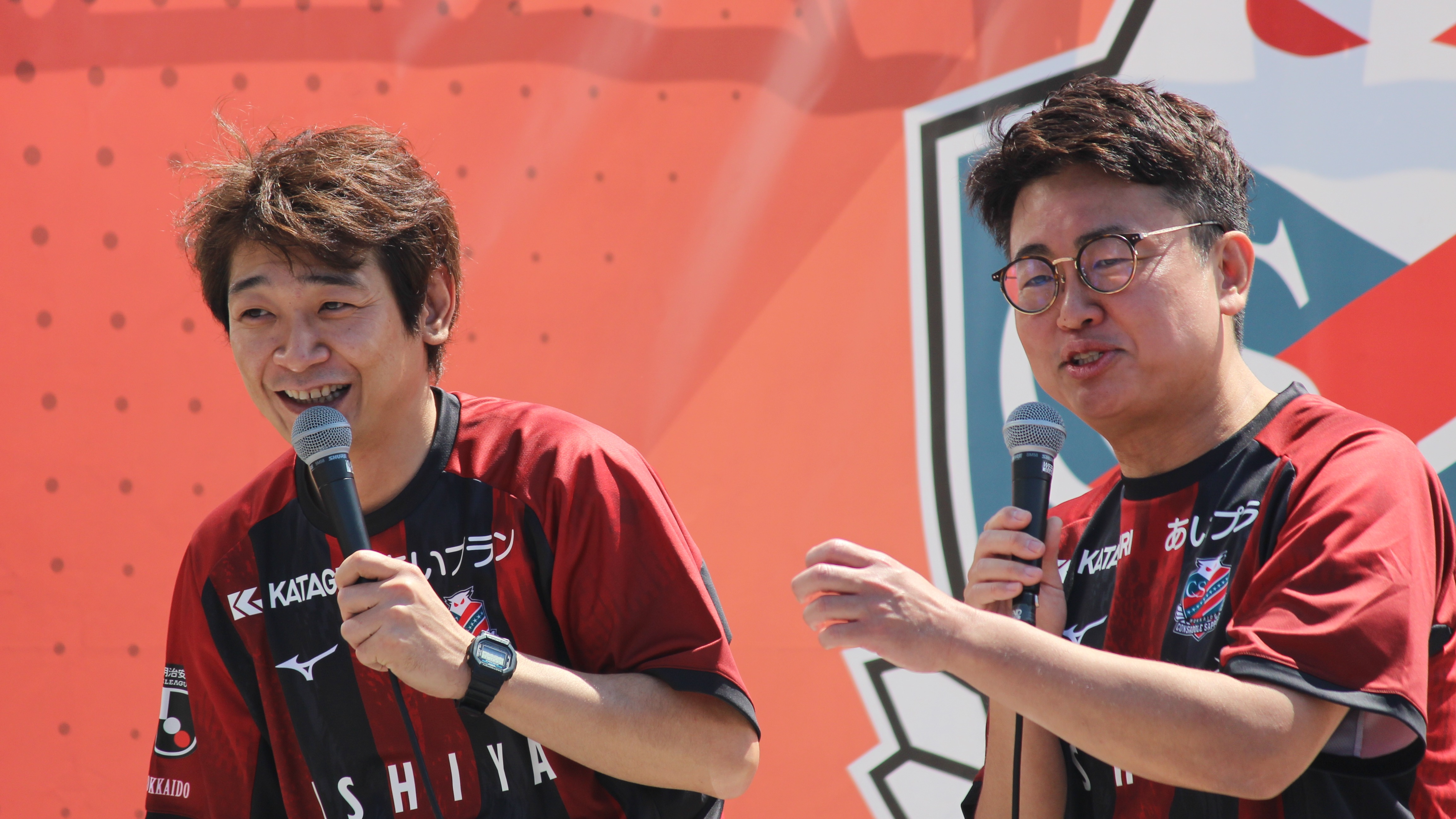 銀シャリの鰻和弘さん(左)と橋本直さん(右)