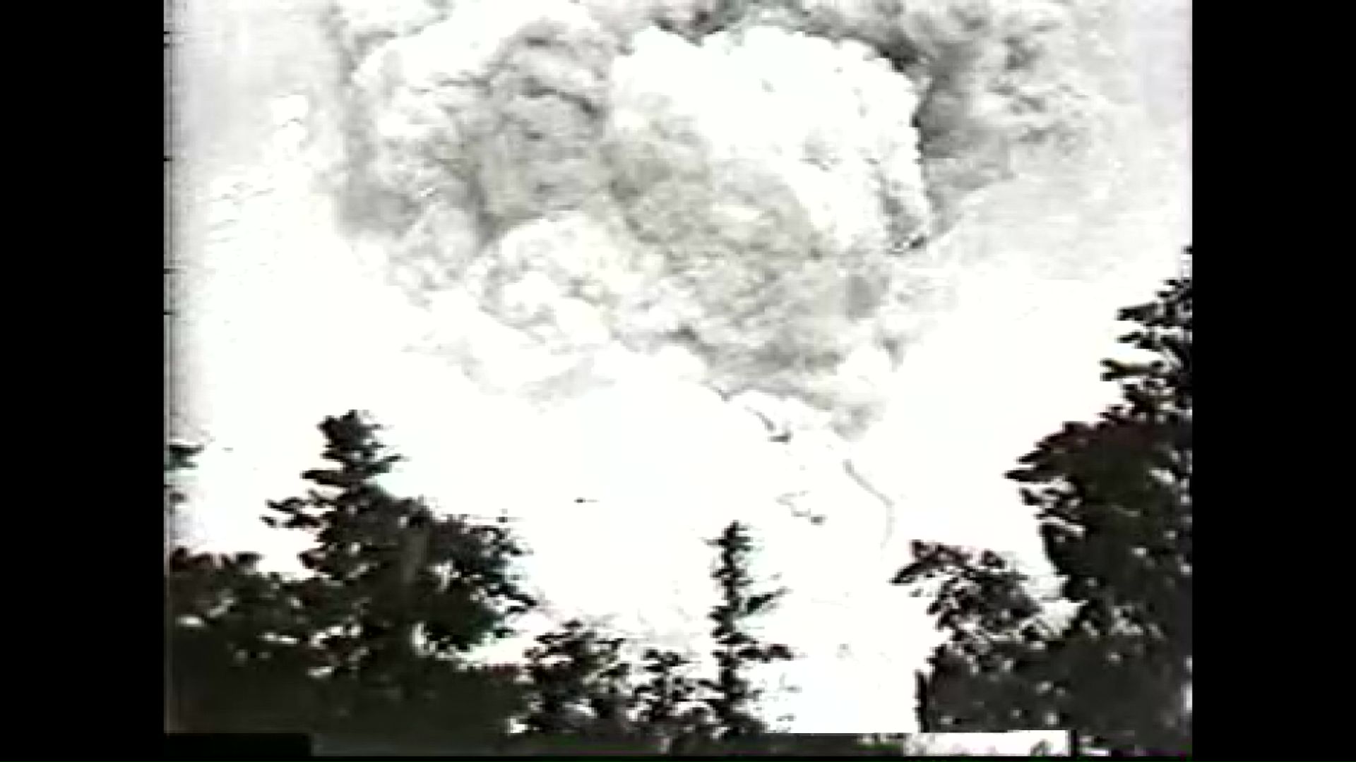 1926年5月24日に十勝岳が爆発(提供:上富良野町郷土館)