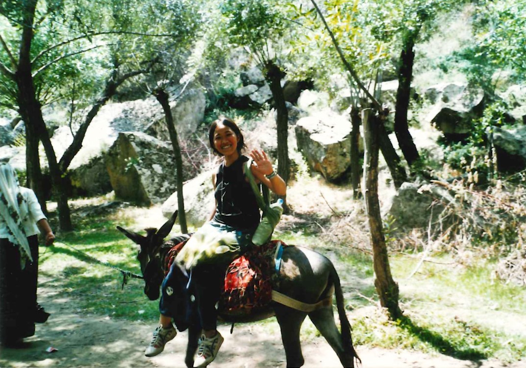 高校を卒業後 多摩美術大学環境デザイン学科に進学